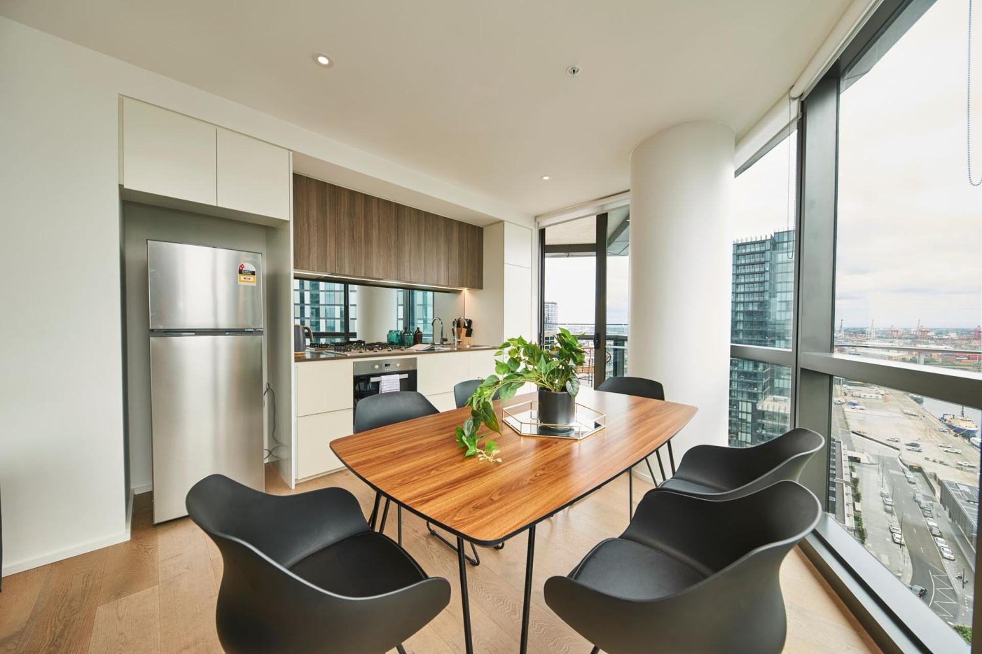 Sky Retreat At 889 Collins *