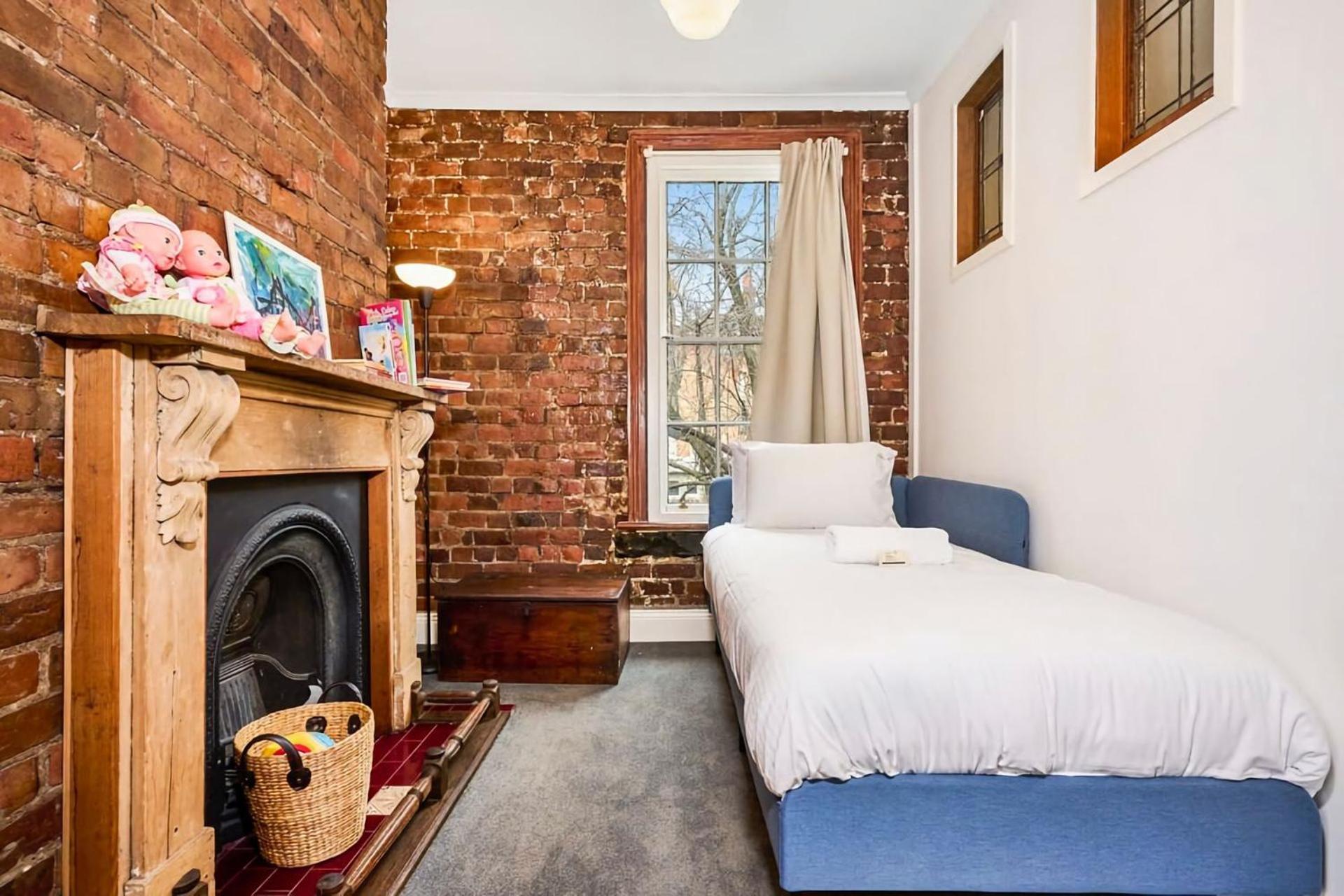 Holiday home Charming Fitzroy Retreat Art, Dining, Serenity