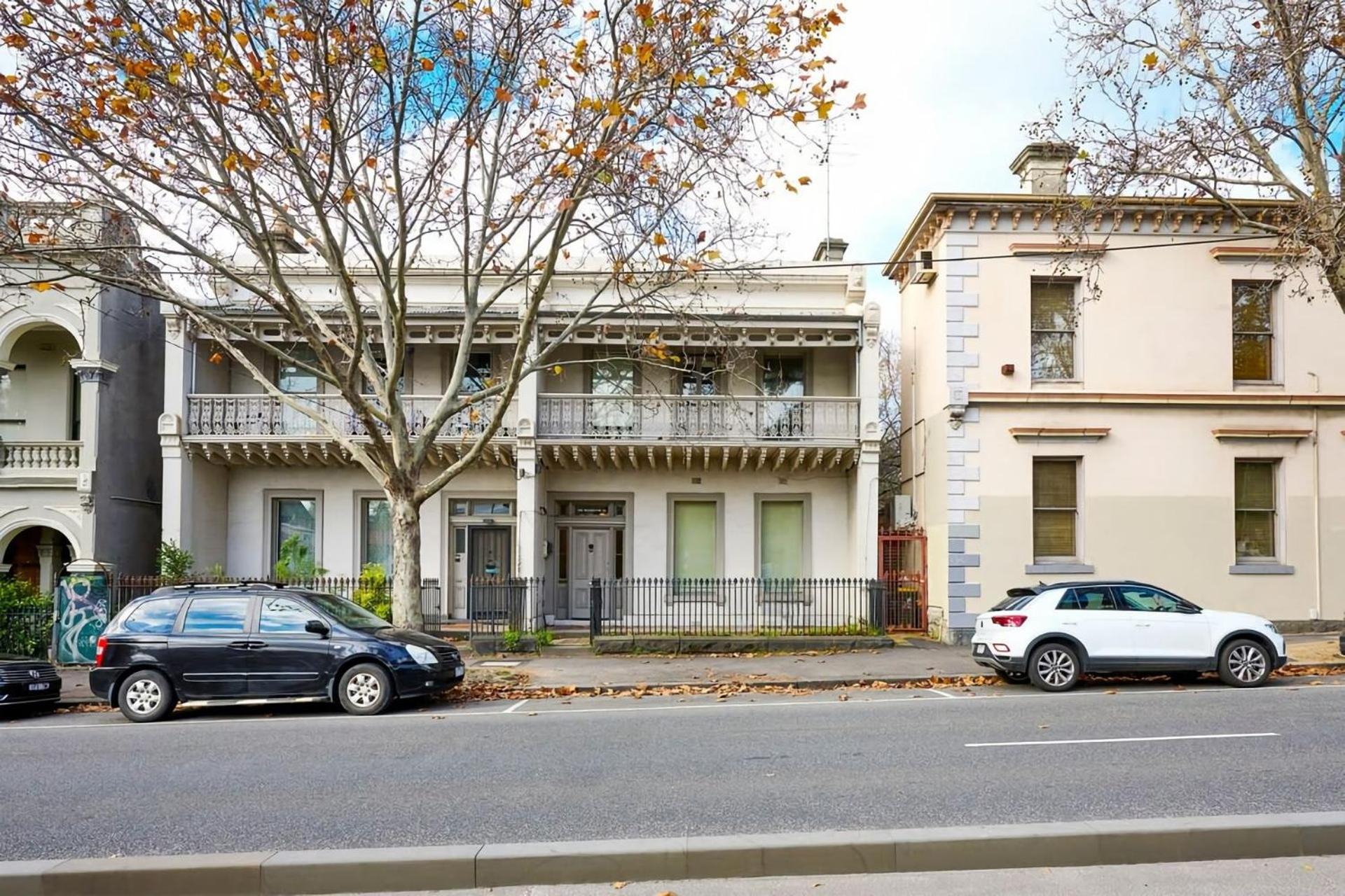 Charming Fitzroy Retreat Art, Dining, Serenity Holiday home *