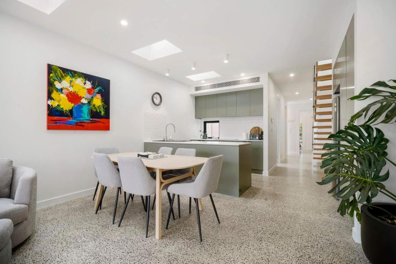 Peaceful Retreat With Backyard In Brunswick East *