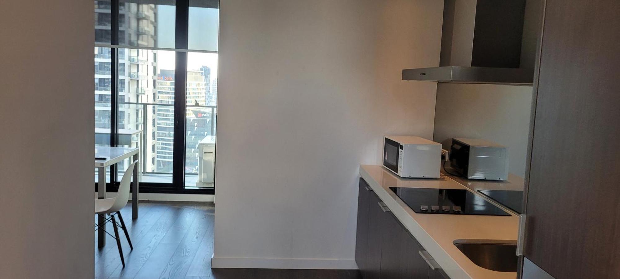 L3006 Penthouse With Balcony Gym Pool Sauna And Garden Apartment Melbourne