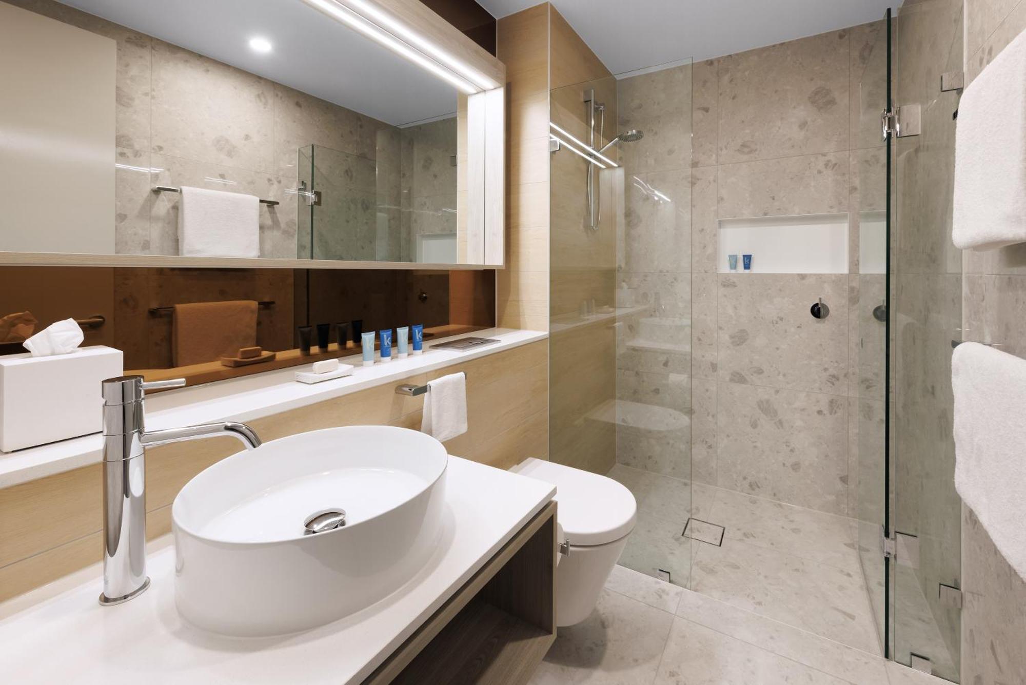 Meriton Hotel 5*