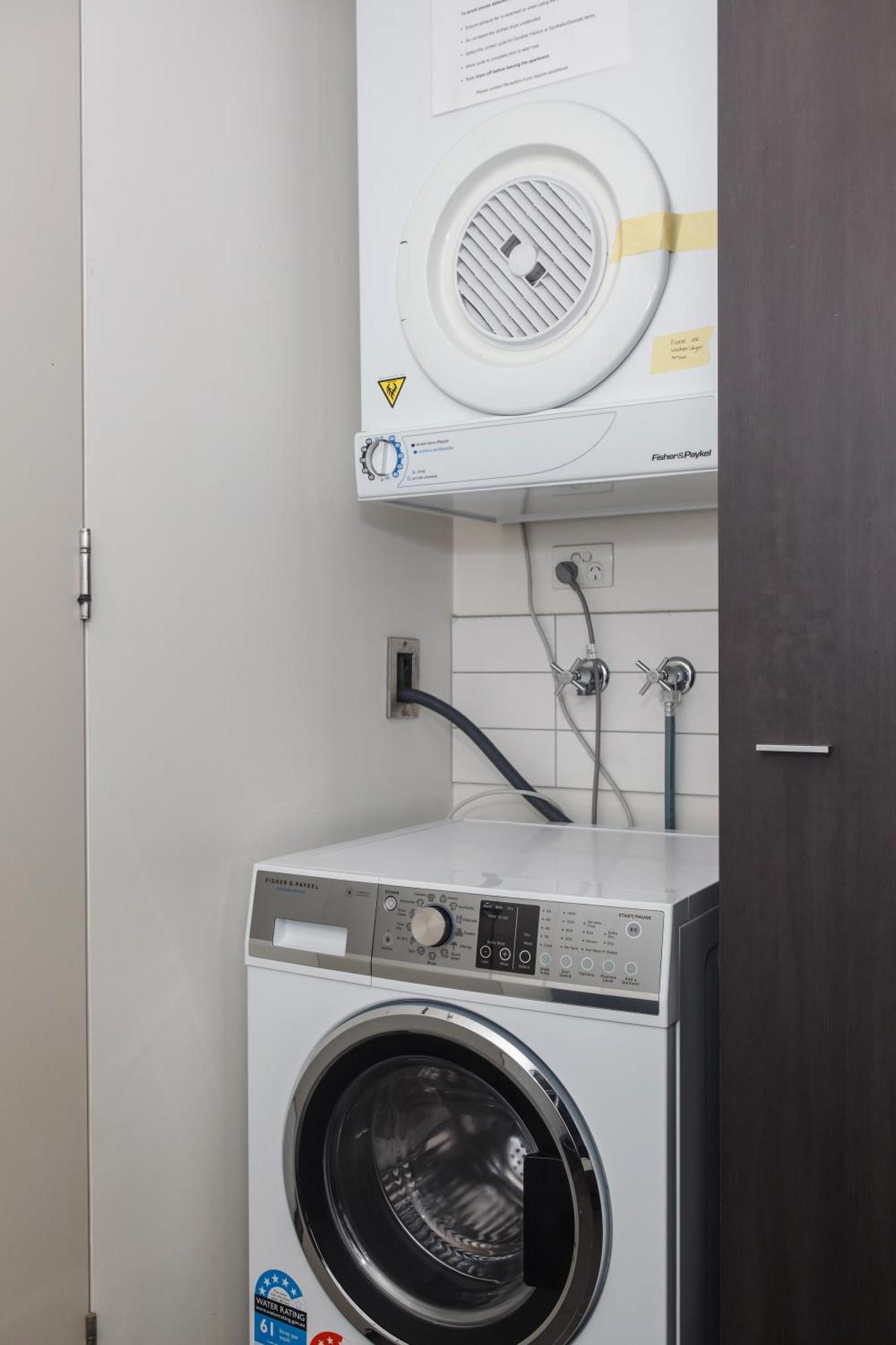 Apartment Modern Nomads South Yarra Gem 2br With Carpark Near Station *