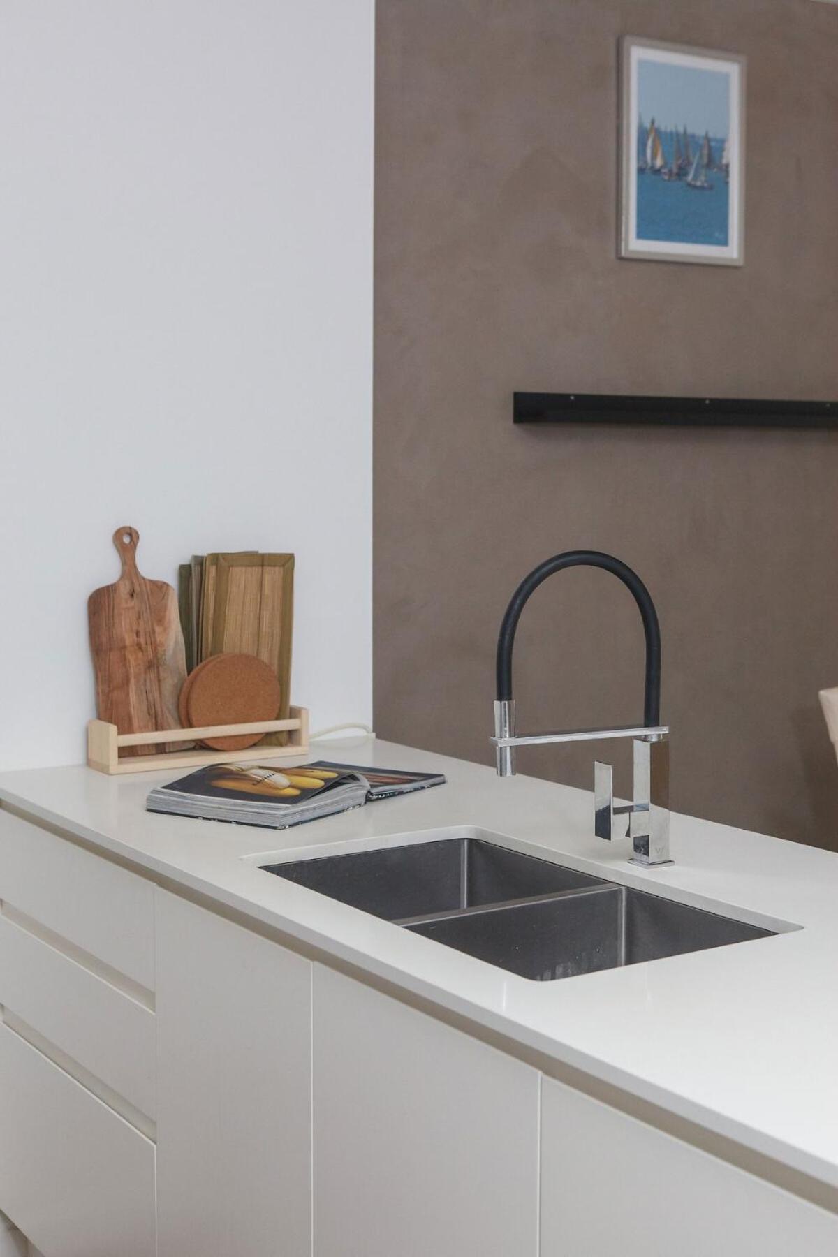 Hidden Gem In Mckinnon By Ready Set Host Apartment Melbourne