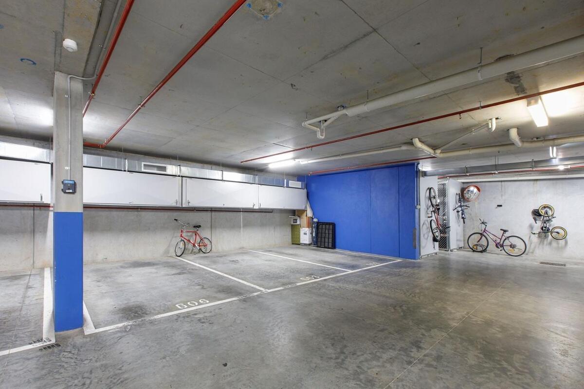 Hidden Gem In Mckinnon By Ready Set Host * Melbourne