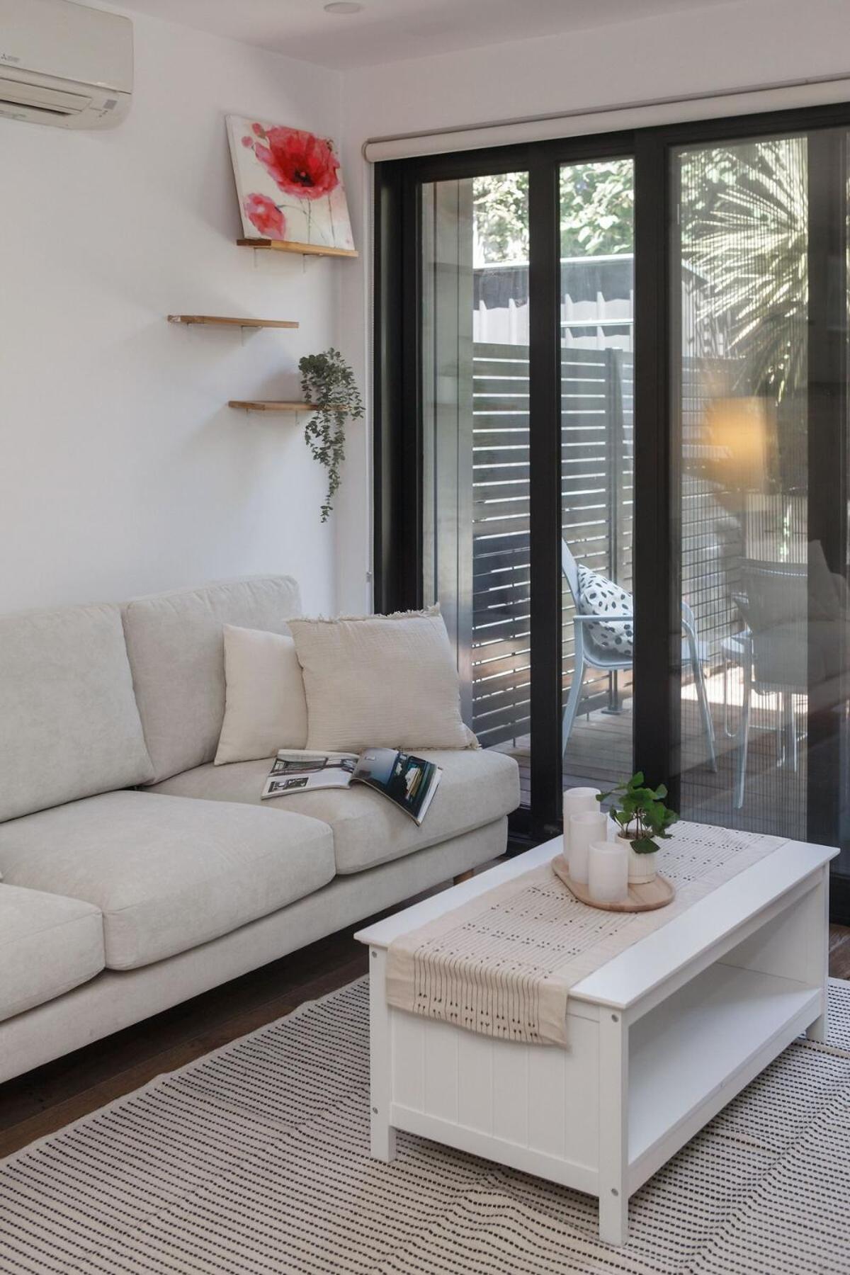 Hidden Gem In Mckinnon By Ready Set Host Apartment