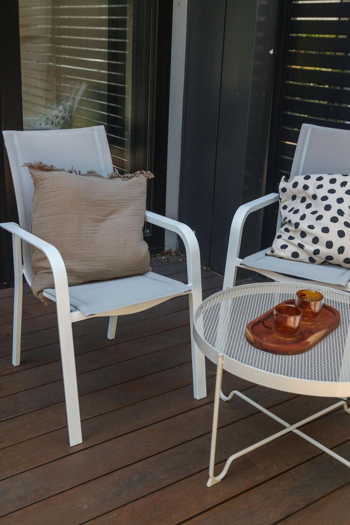 Apartment Hidden Gem In Mckinnon By Ready Set Host