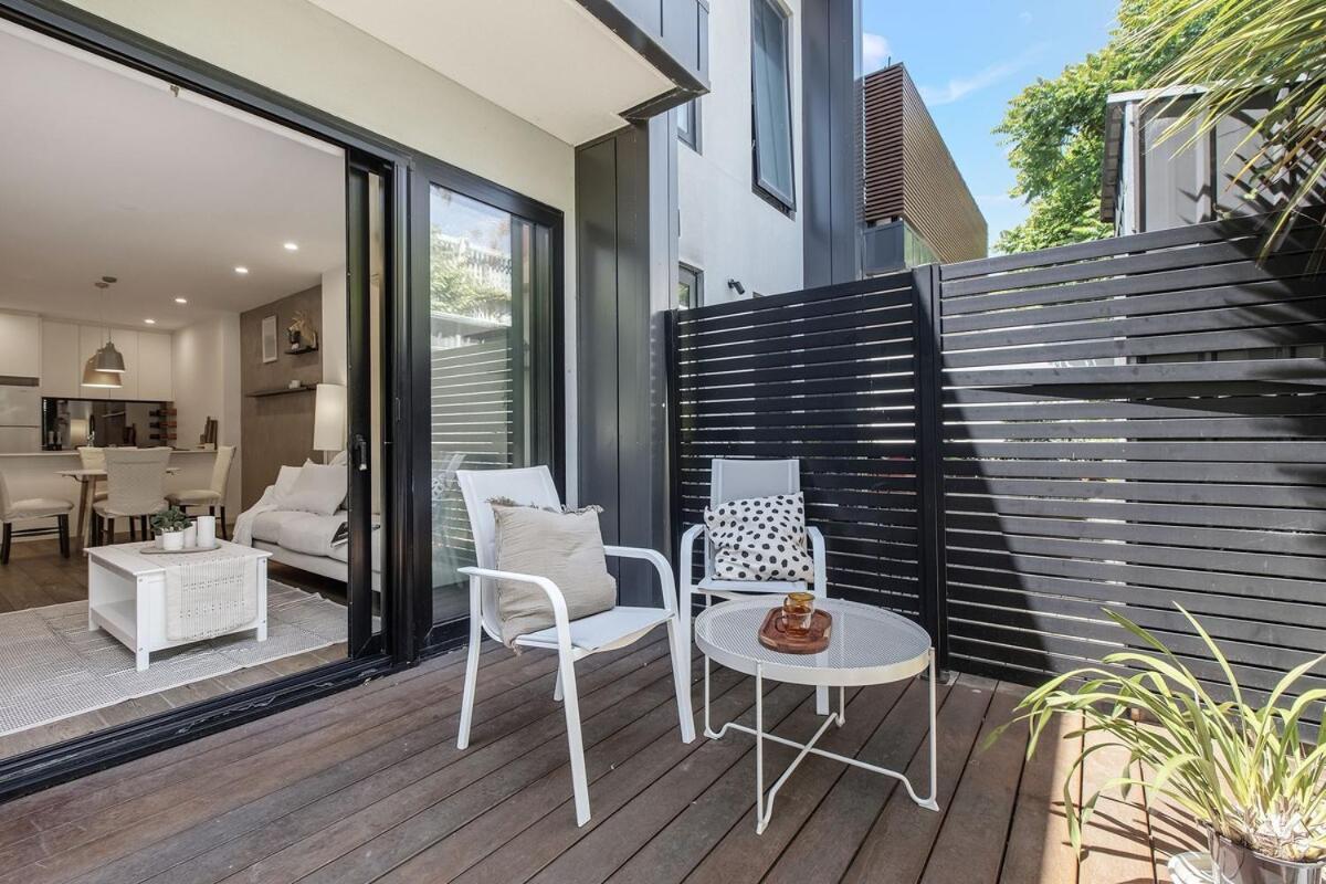 Hidden Gem In Mckinnon By Ready Set Host Apartment *