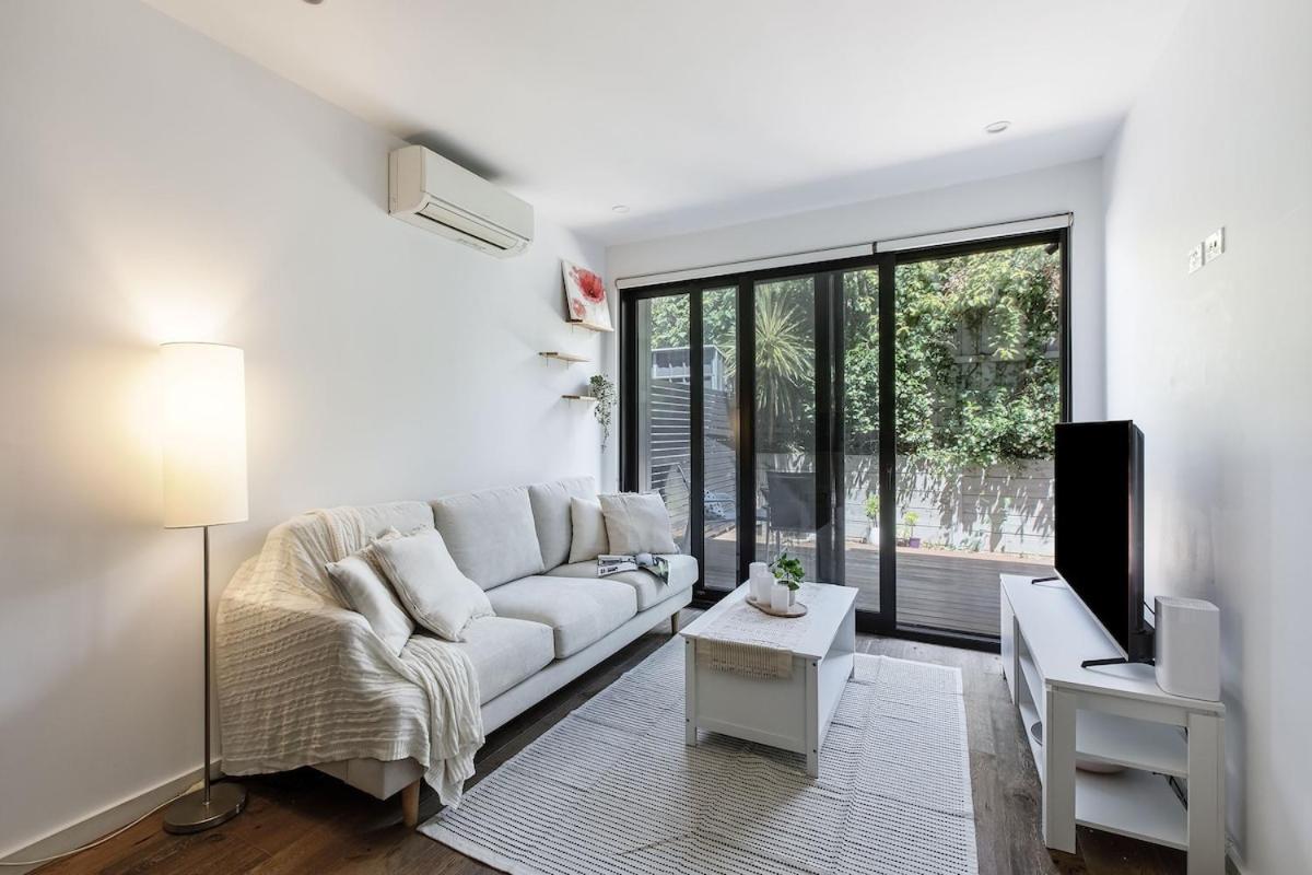 Hidden Gem In Mckinnon By Ready Set Host Apartment Melbourne