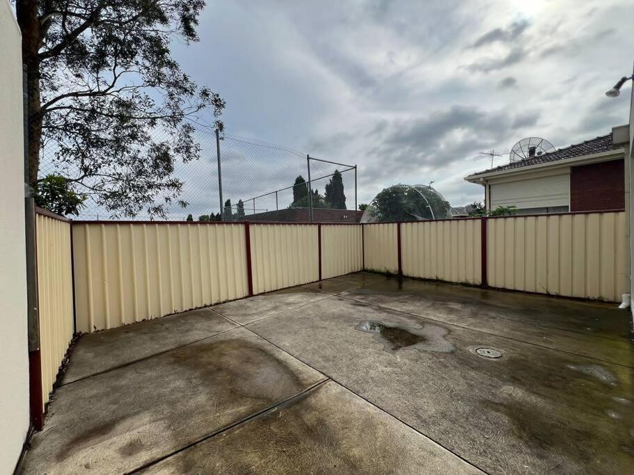 Stunning 4 Bedroom 10 Minutes Drive From Airport * Melbourne