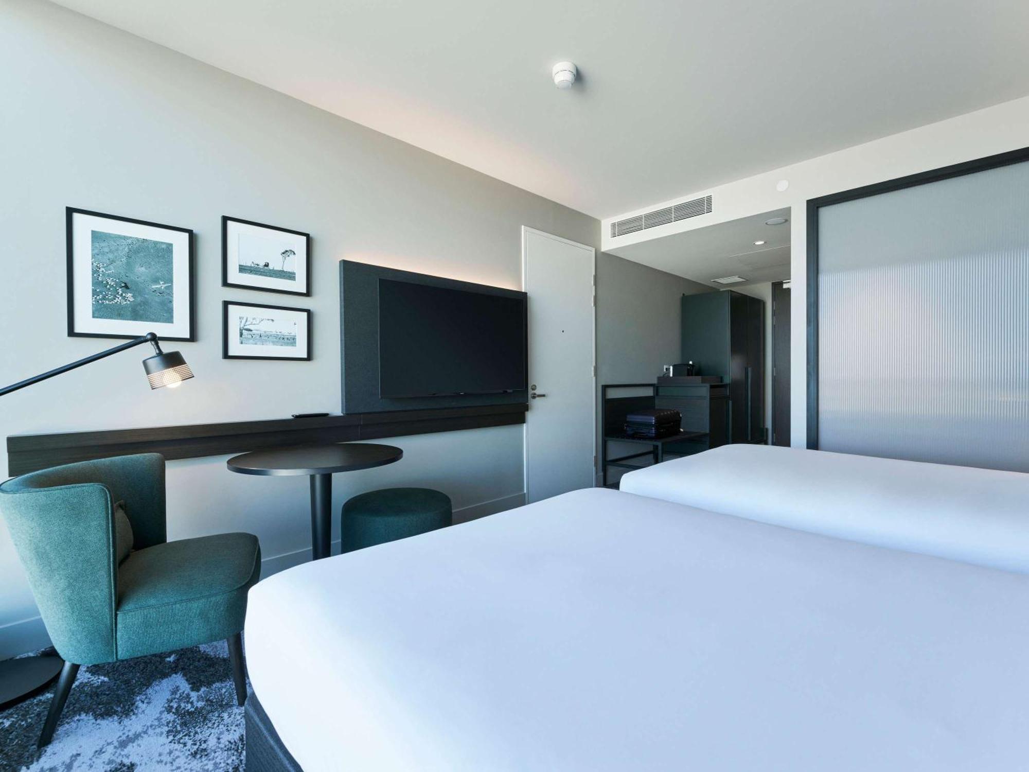 Novotel Airport Hotel 4*