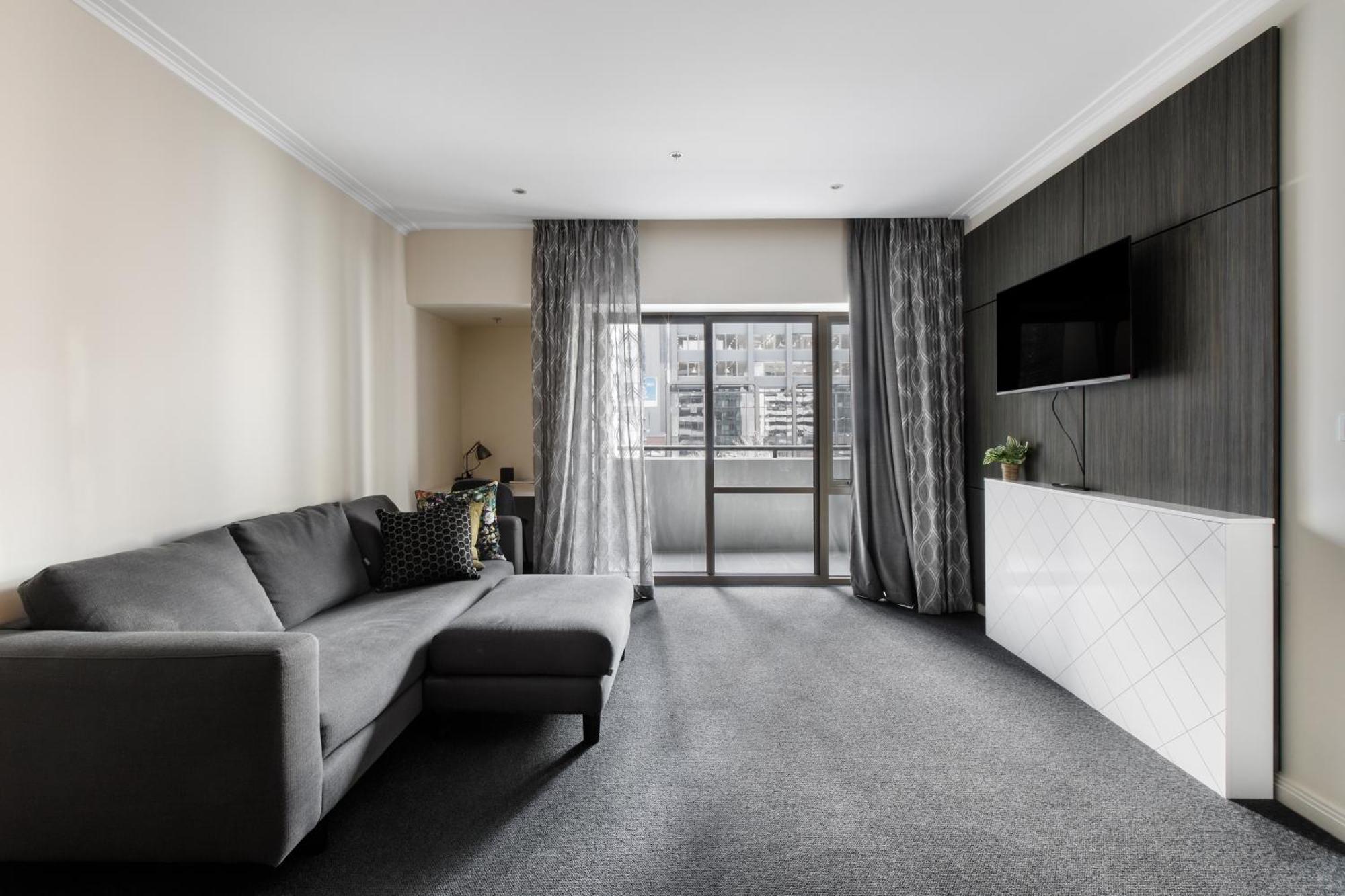 Modern Nomads Spacious Urban With Living Pool And Balcony * Melbourne