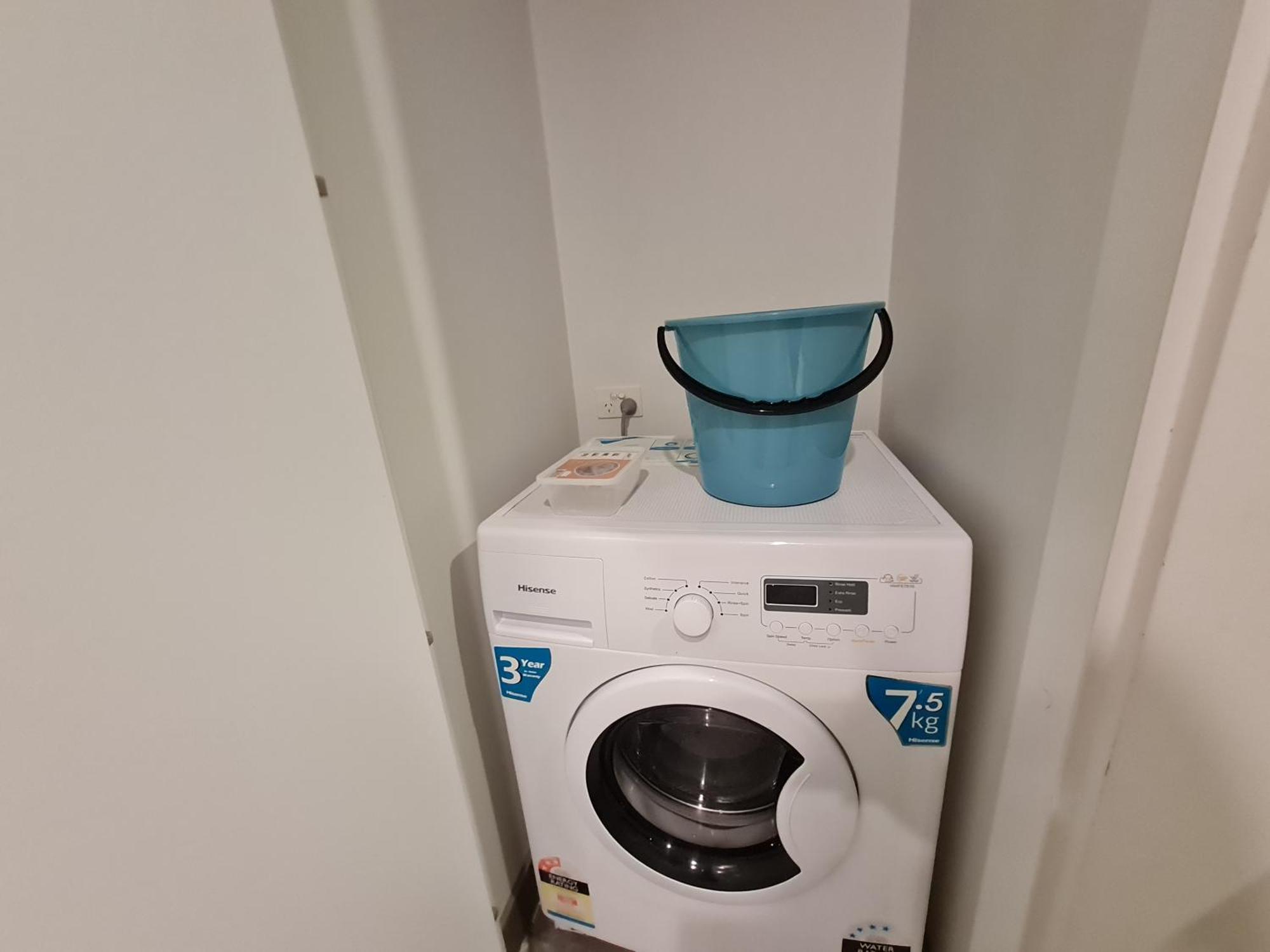 Bright 1br1ba In Mel Cbd Balcony Wifi