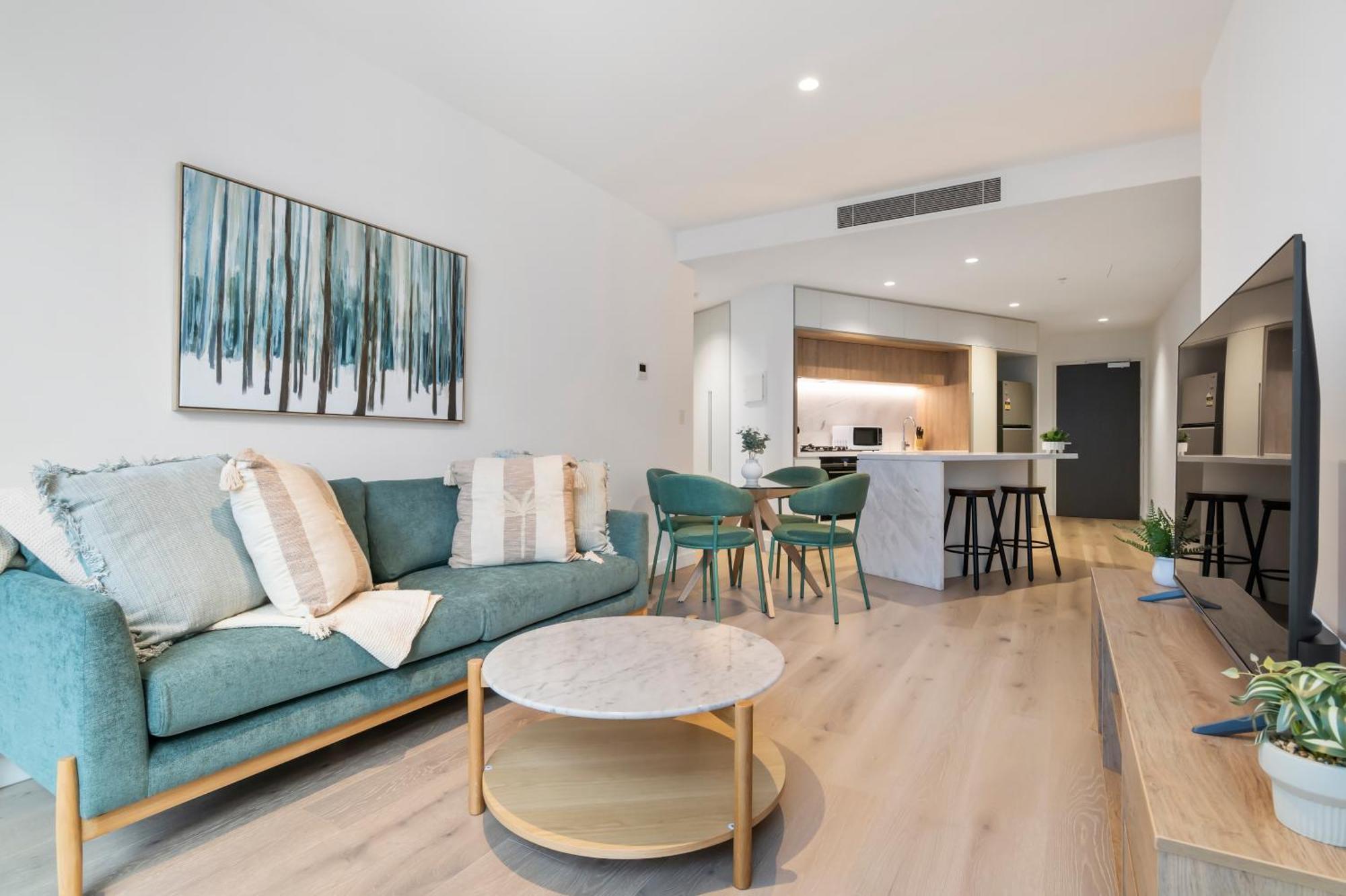 Modern 2br In Location With Balcony And Pool! Apartment Melbourne