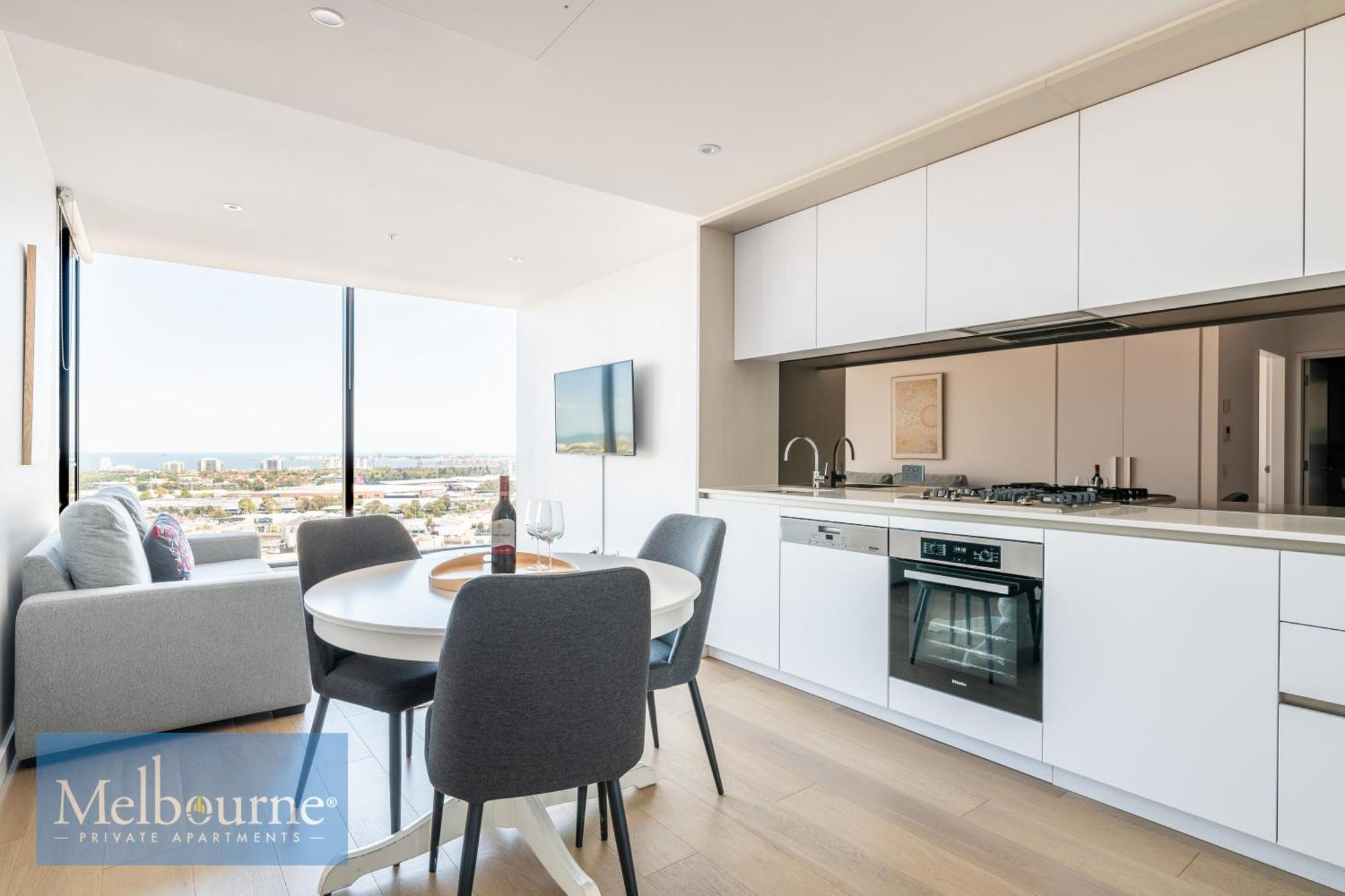 Private - Collins Wharf Waterfront, Docklands Apartment