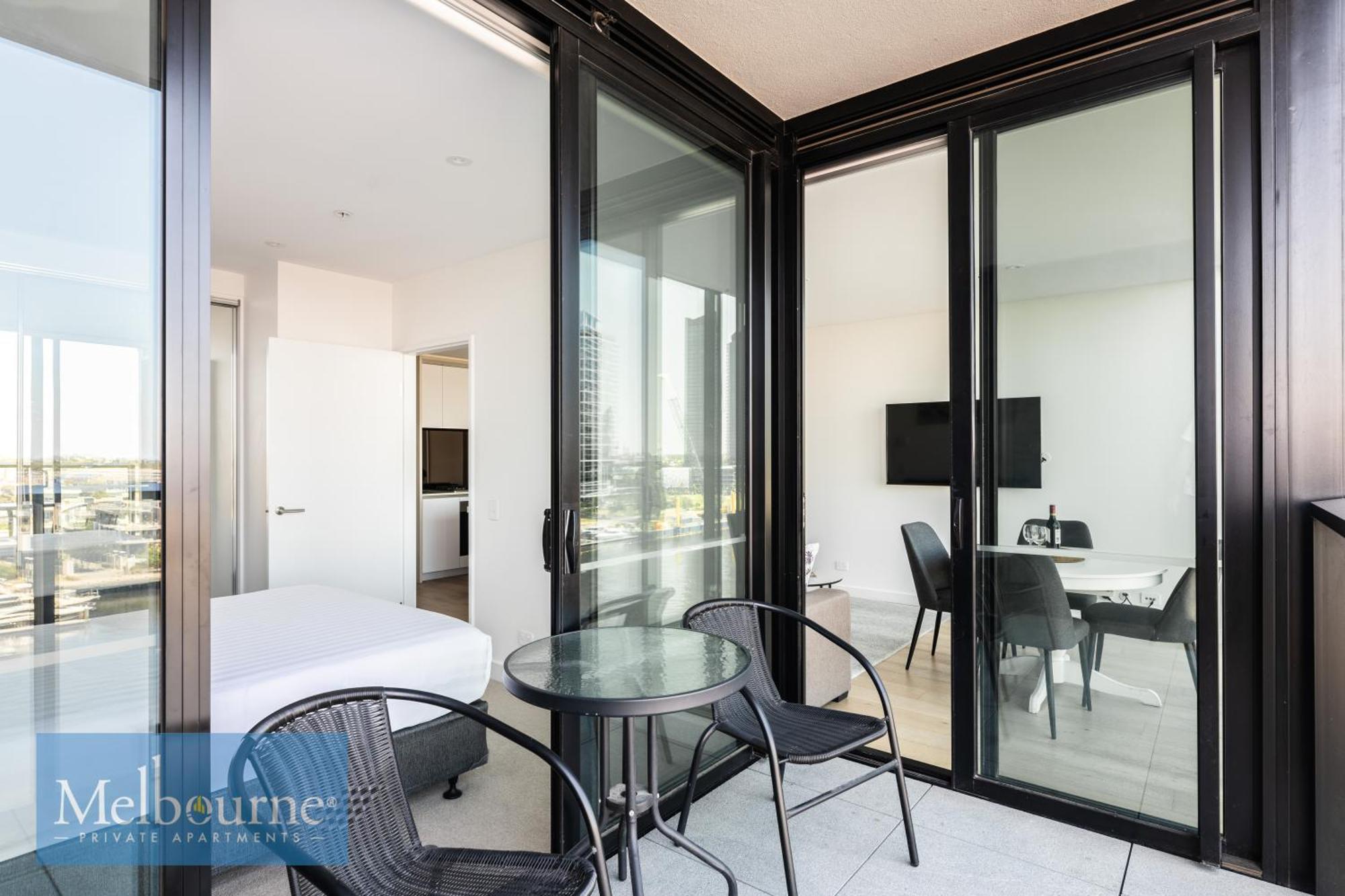 Private - Collins Wharf Waterfront, Docklands Apartment