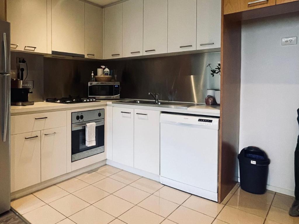 Bed & Breakfast Docklands Cosy 1-bedroom With Wifi, Gym, Pool & Garden Terrace.