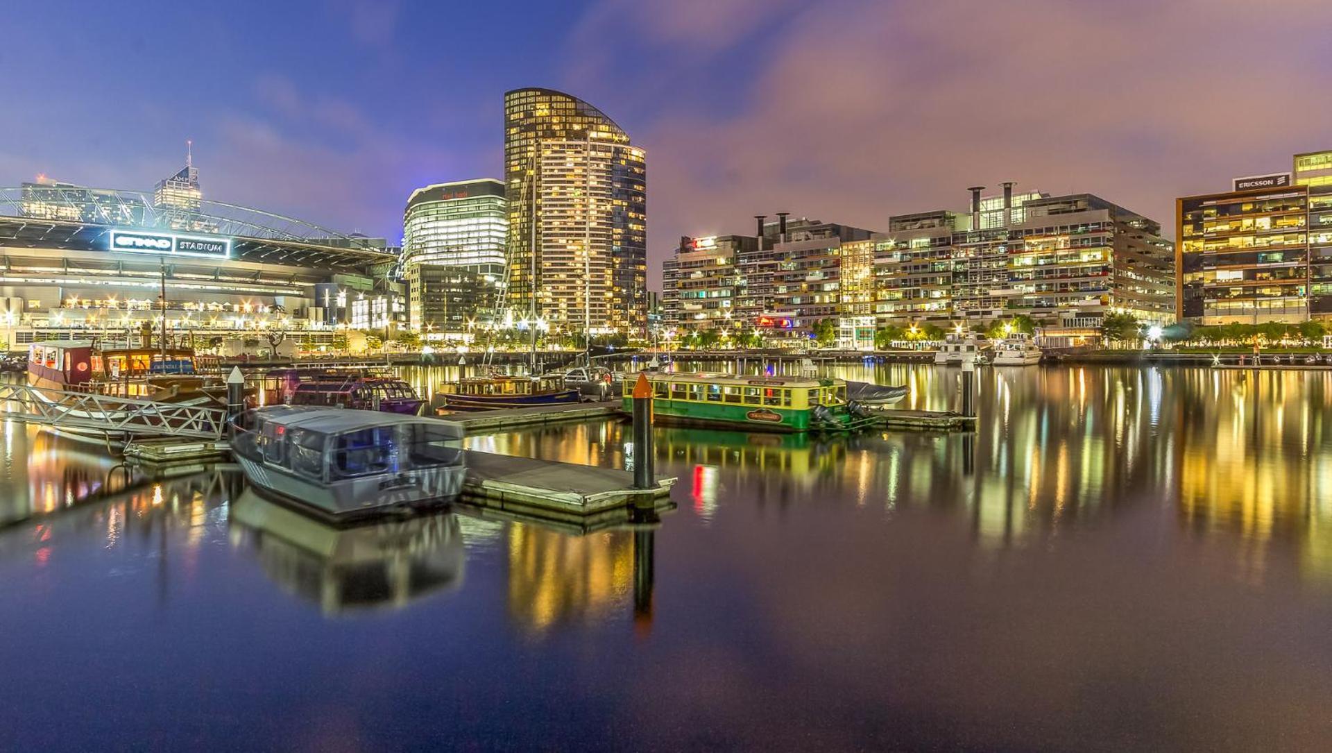 Docklands Cosy 1-bedroom With Wifi, Gym, Pool & Garden Terrace. Bed & Breakfast Melbourne