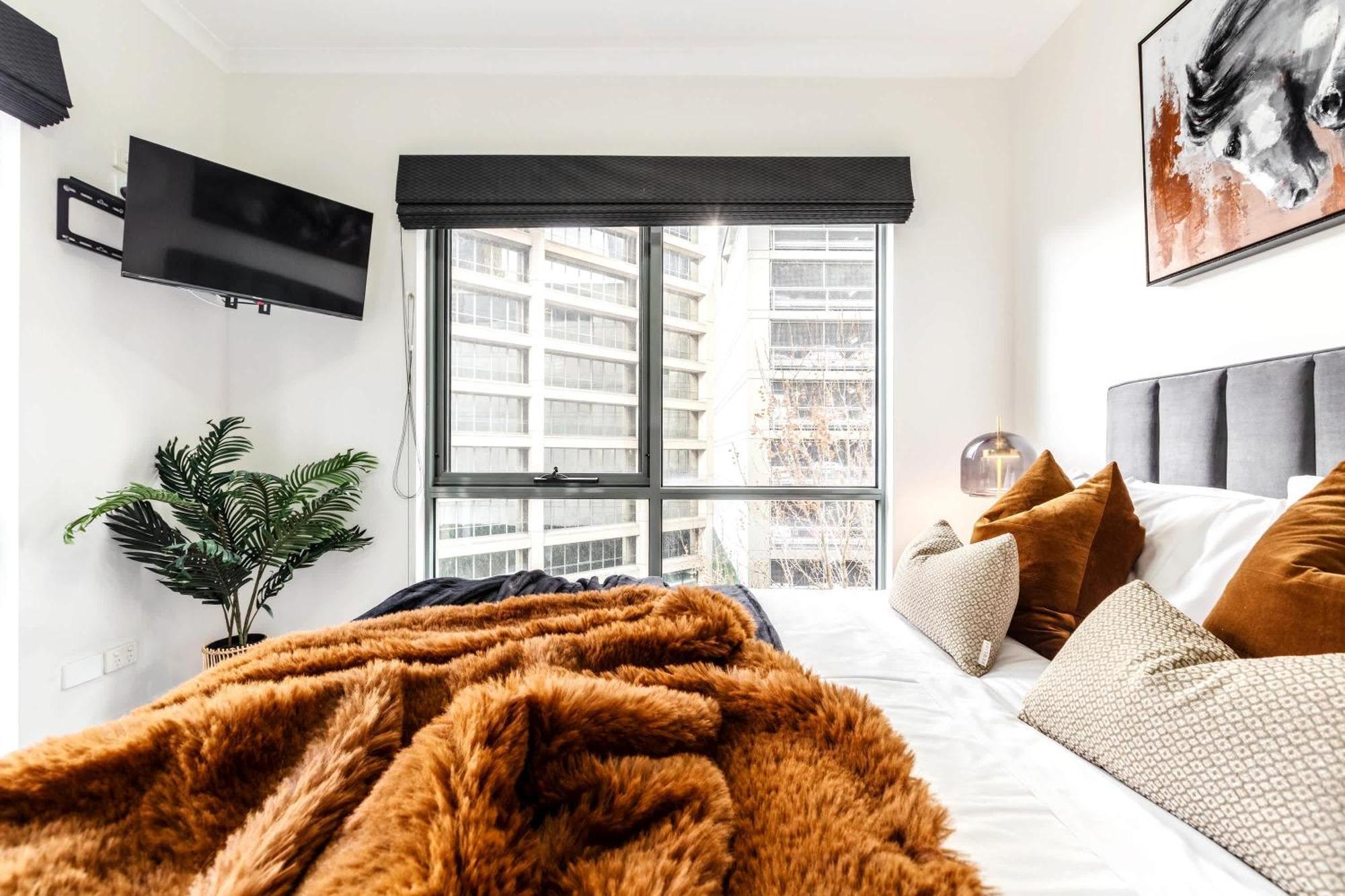Vaquay Monet In Cbd Apartment Melbourne