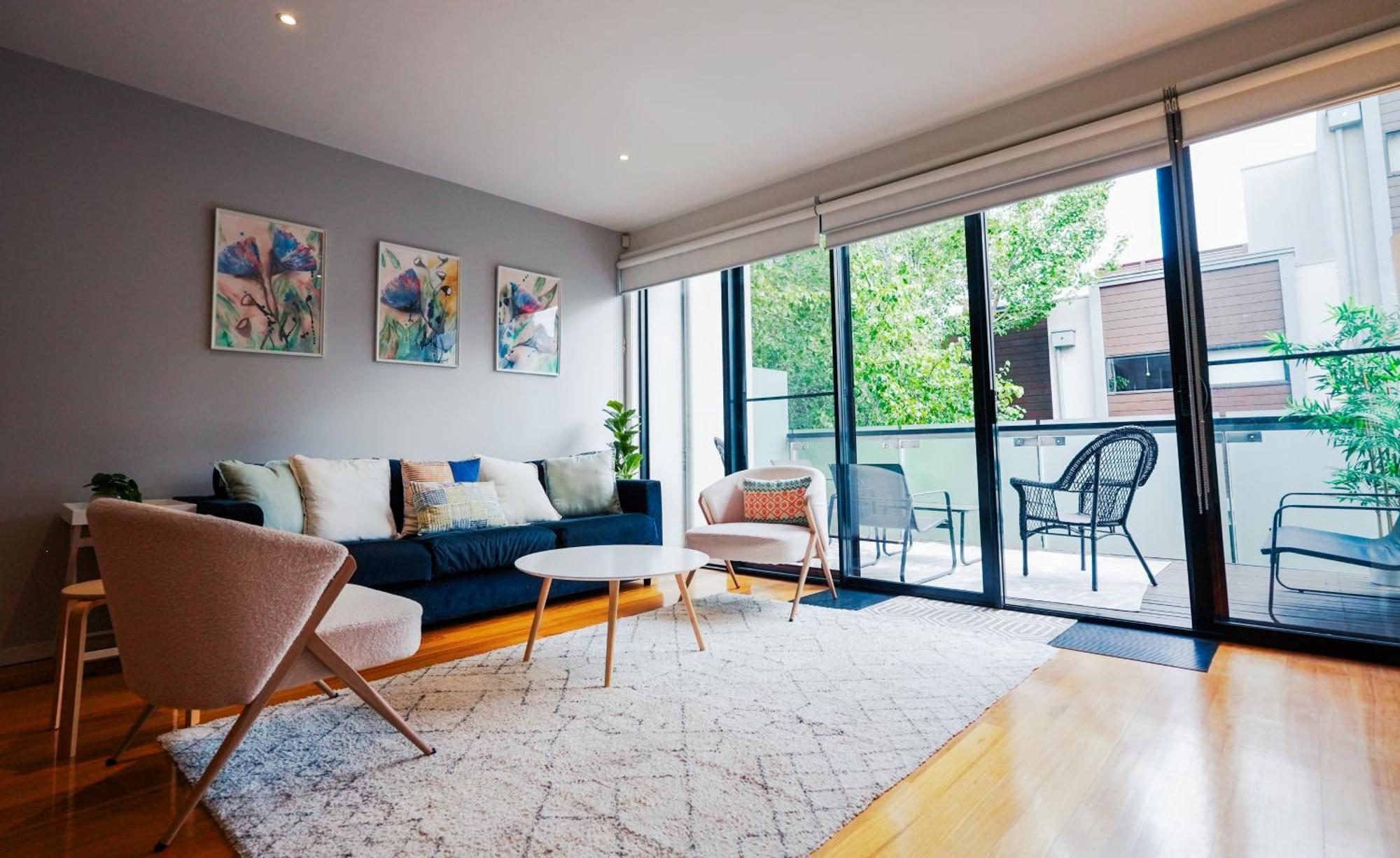 3 Bathrooms, Ideal Location, Perfect For Groups Melbourne