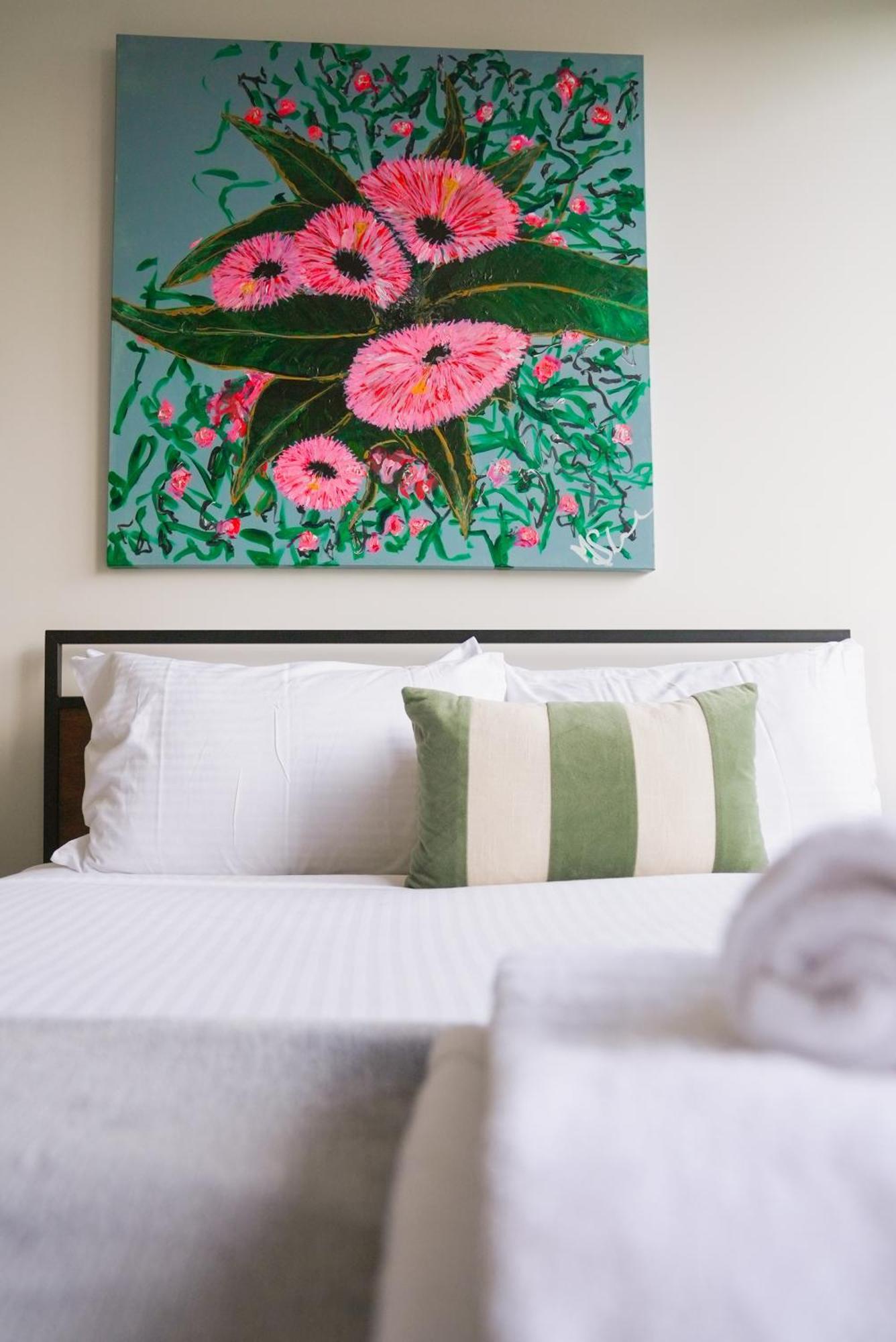 3 Bathrooms, Ideal Location, Perfect For Groups Holiday home Melbourne