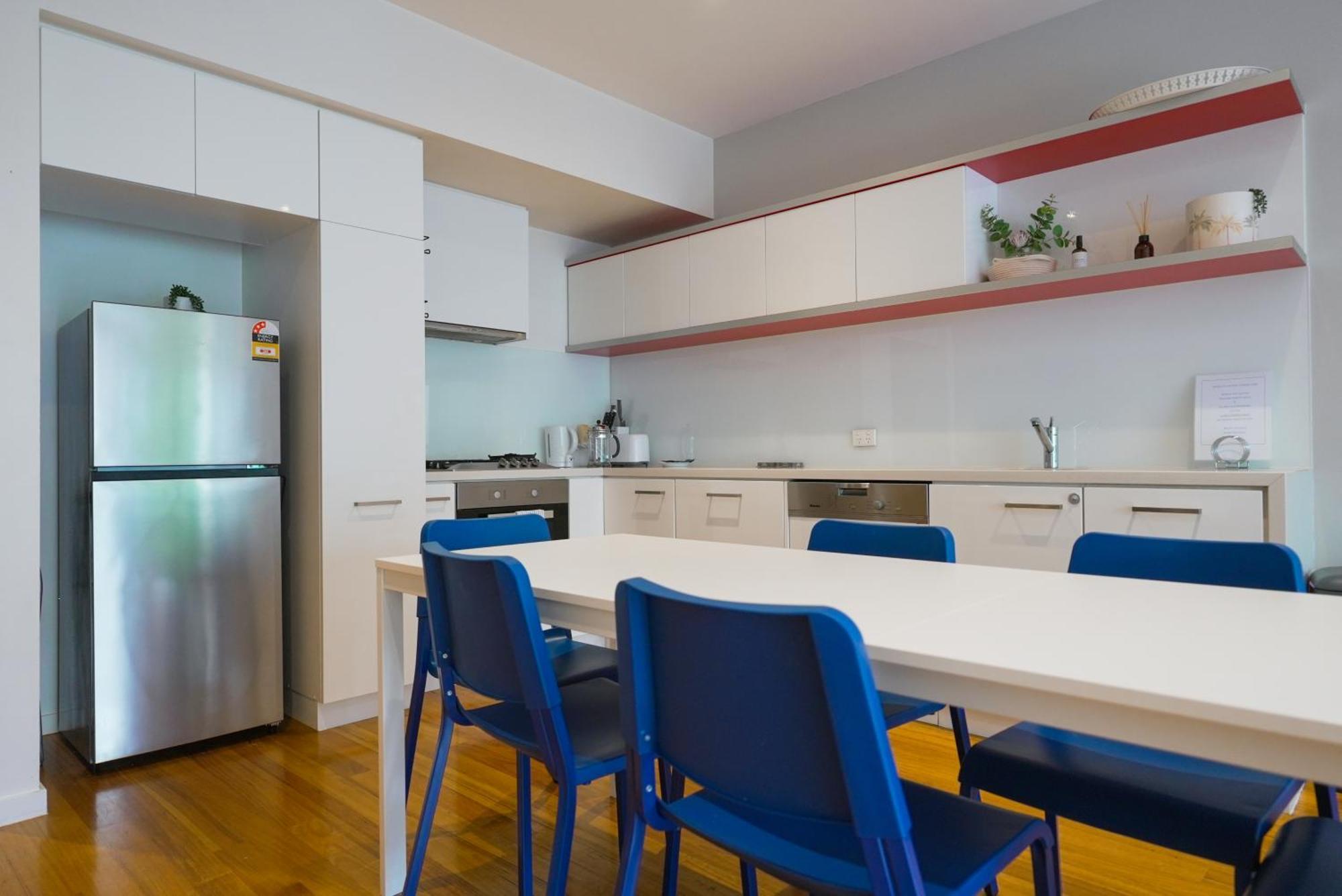 Holiday home 3 Bathrooms, Ideal Location, Perfect For Groups *