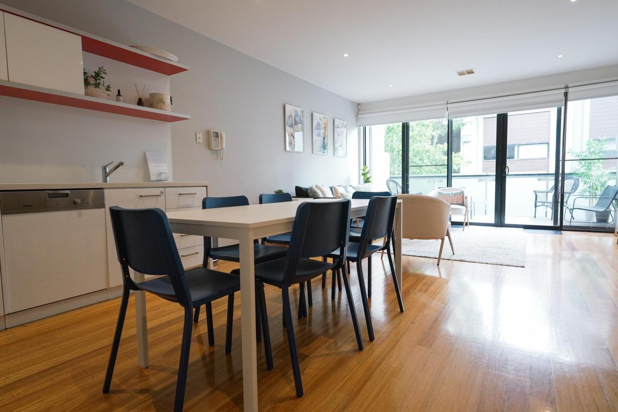 3 Bathrooms, Ideal Location, Perfect For Groups Holiday home Melbourne