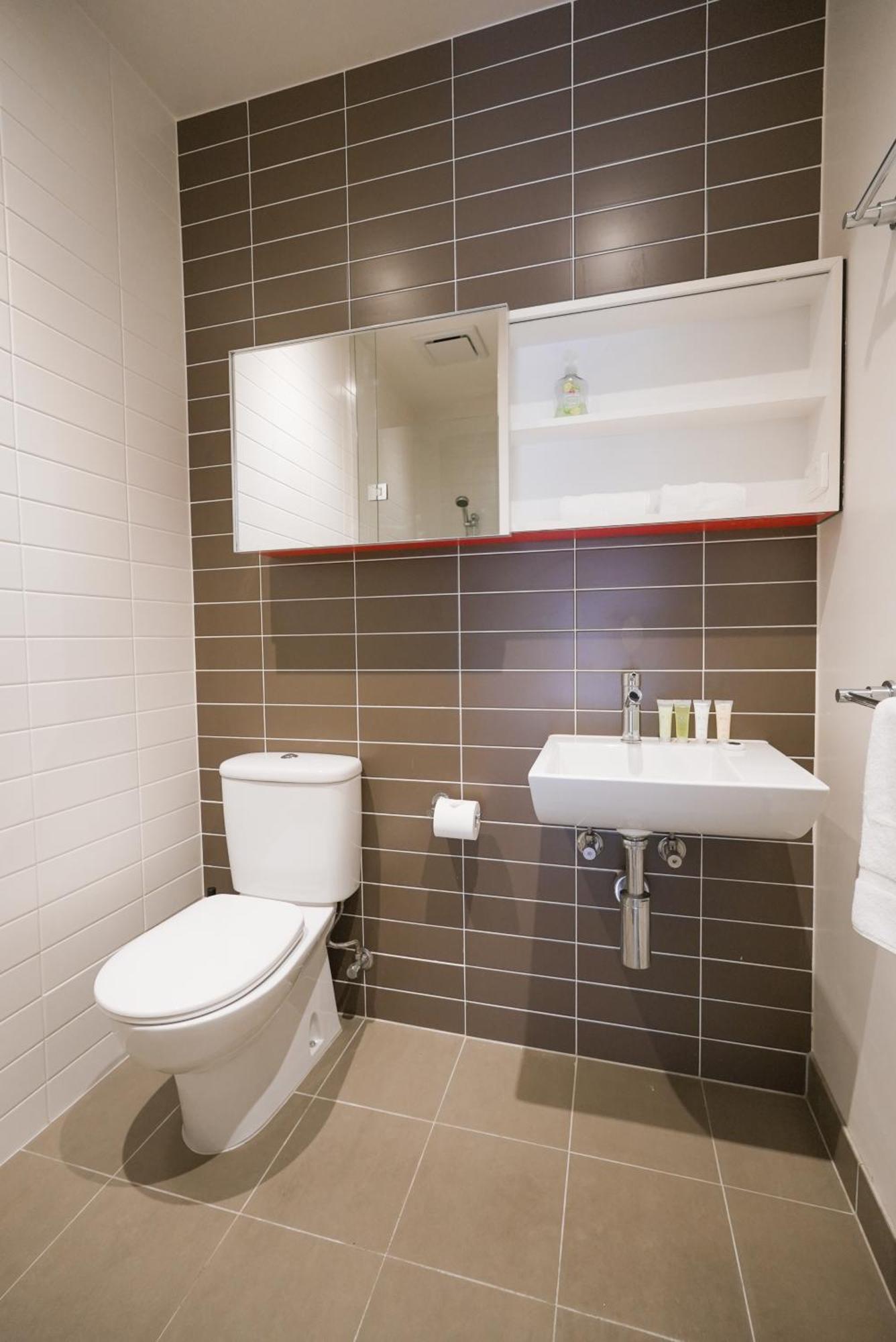 Holiday home 3 Bathrooms, Ideal Location, Perfect For Groups *
