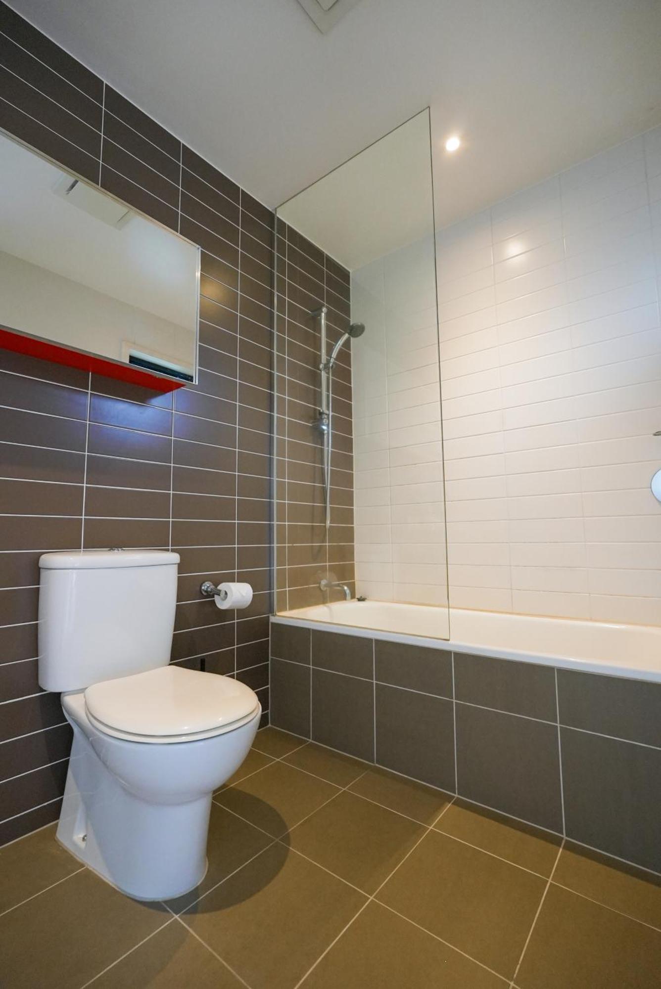 3 Bathrooms, Ideal Location, Perfect For Groups * Melbourne