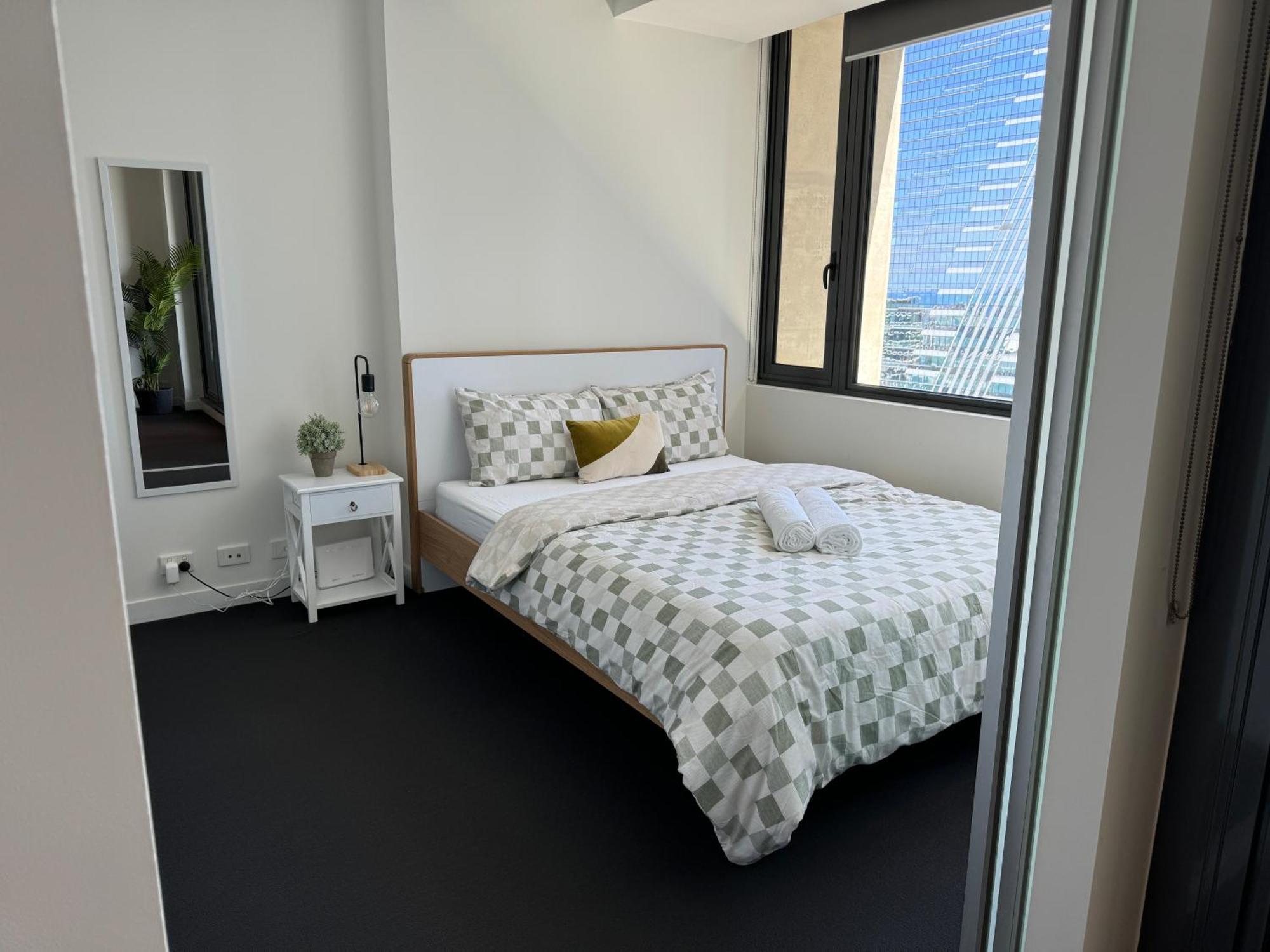 Highview 2 Queen Bed 1 Bath With Gym, Pool Near Southern Cross Apartment