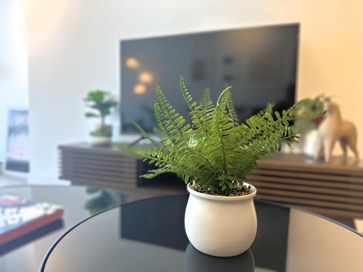 2 Brm 2 Bath, Southern Cross, Flagstaff, Lvl59 Apartment *