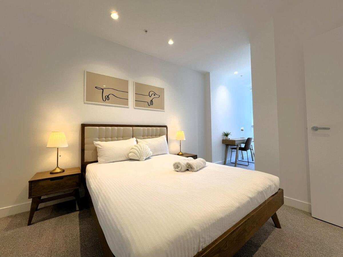 2 Brm 2 Bath, Southern Cross, Flagstaff, Lvl59 Apartment *