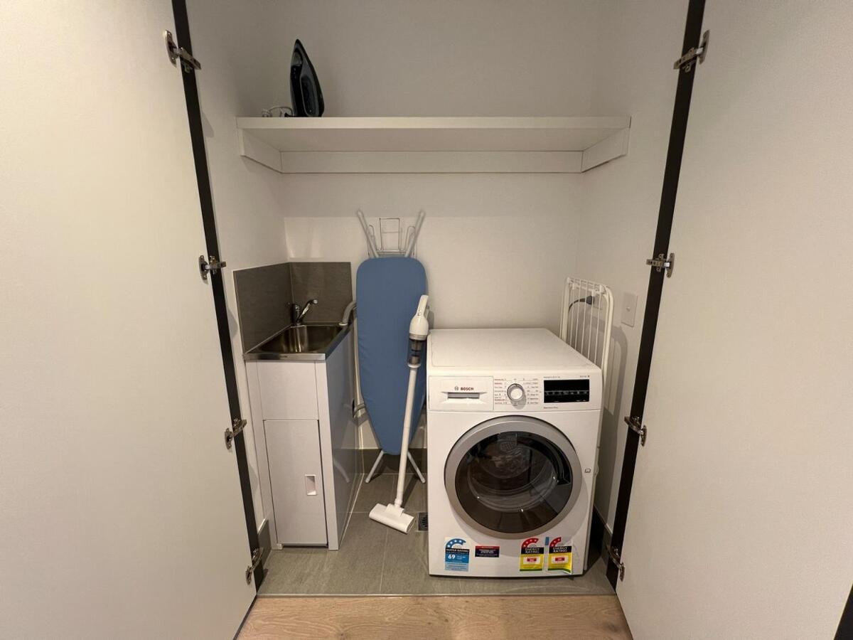 2 Brm 2 Bath, Southern Cross, Flagstaff, Lvl59 *