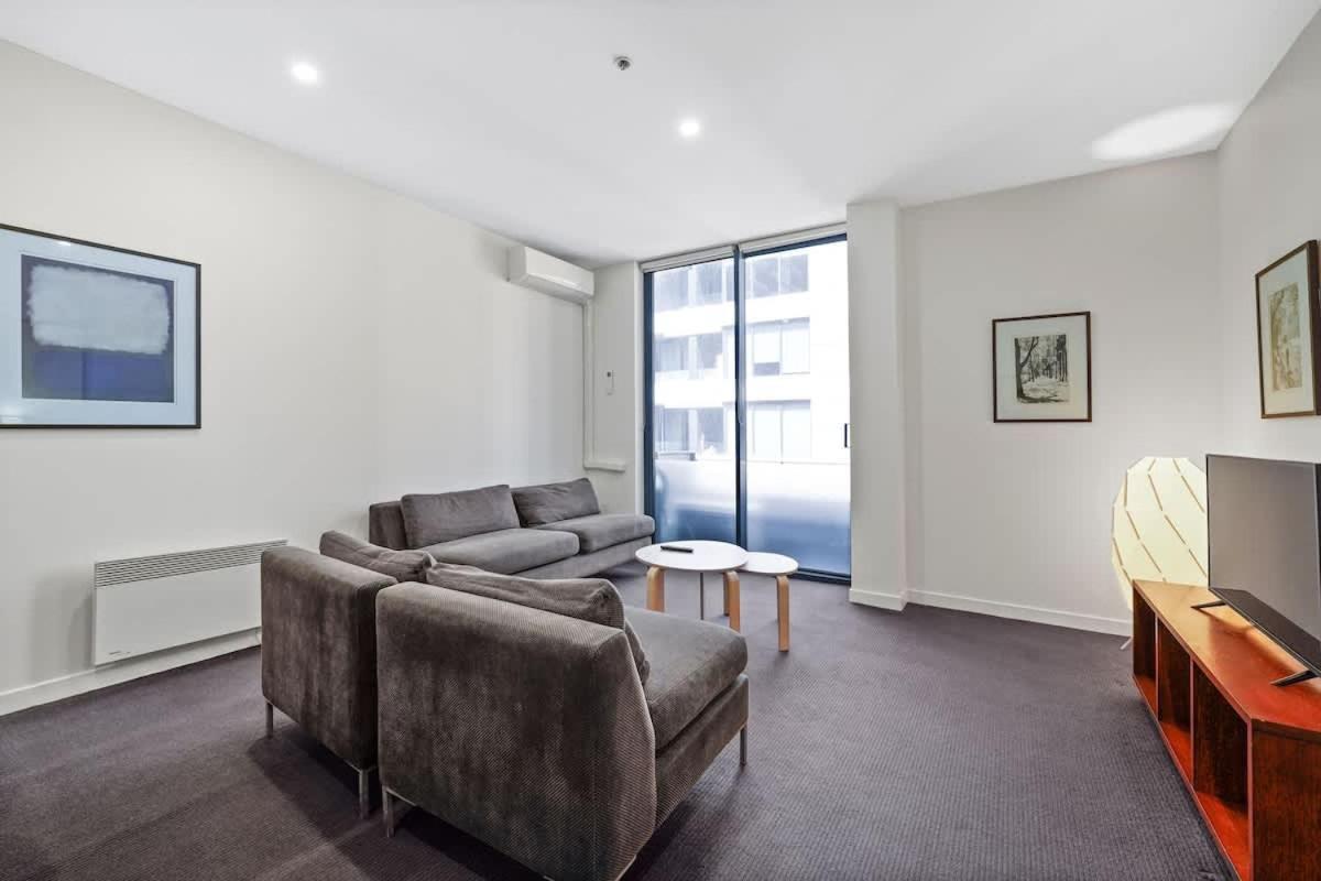Stadium - Cbd Living On Little Bourke Apartment *