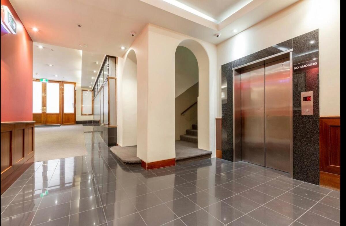 Centre - Amazing Location! *