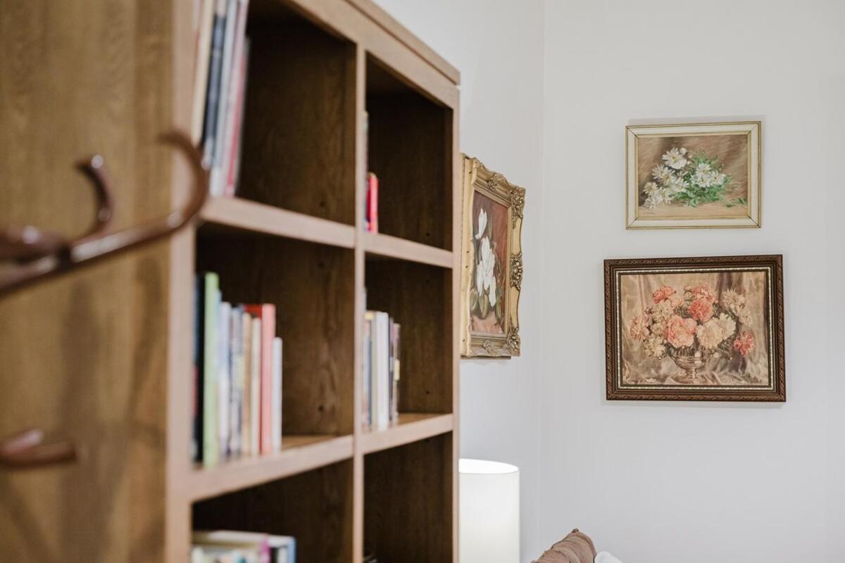 Centre - Amazing Location! Apartment