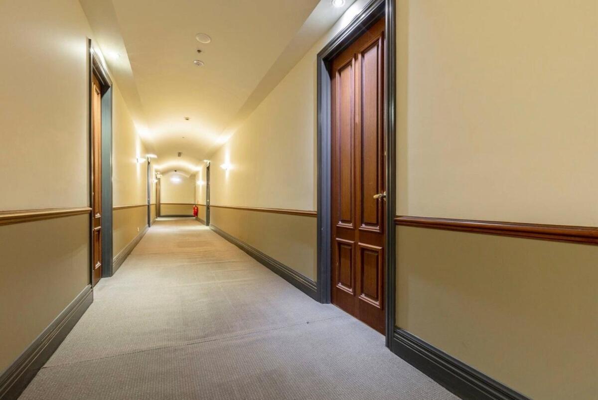Centre - Amazing Location! *