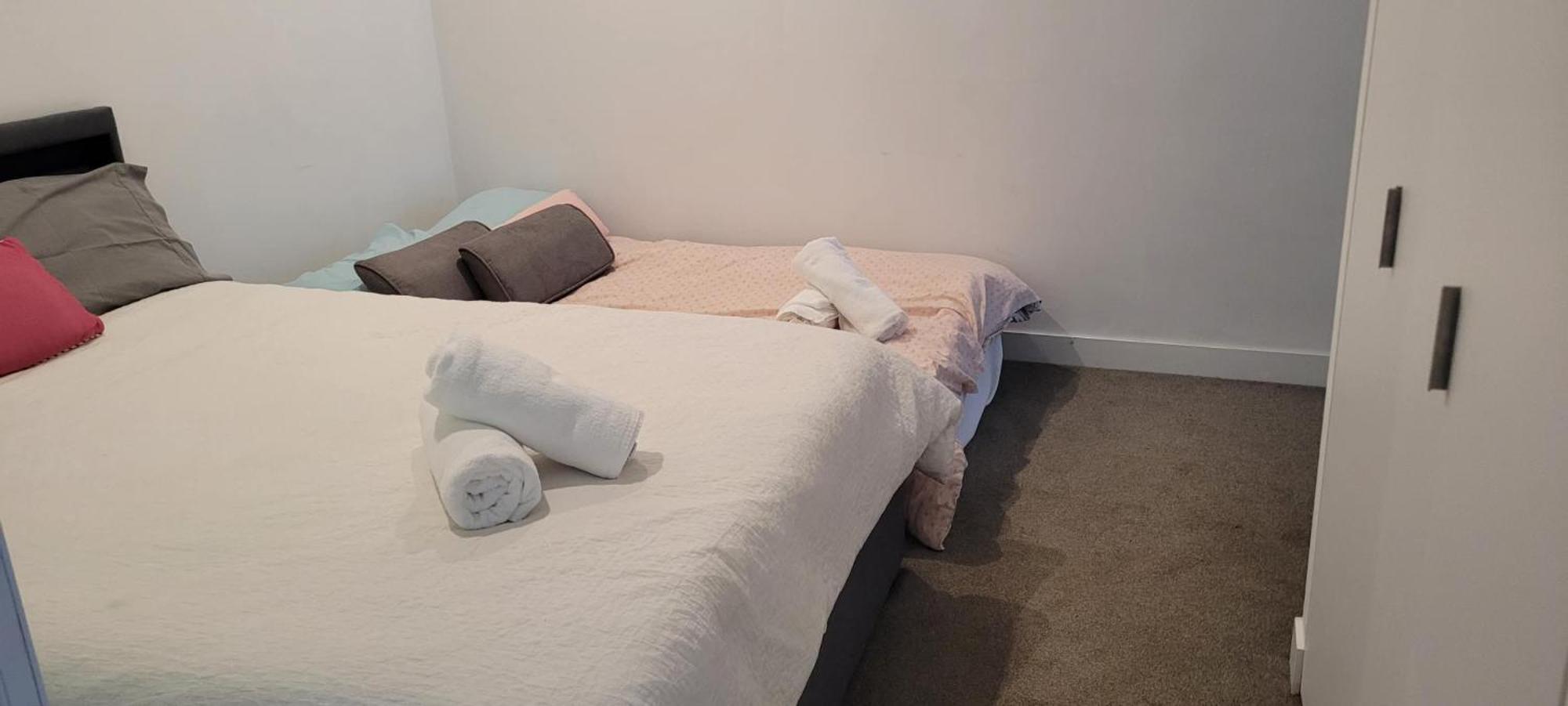 Luxurious Cbd Escape L3908 With Stunning Amenities Apartment