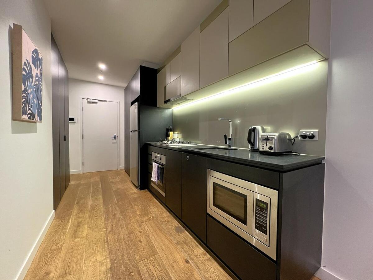1 Bedroom 1 Bath, Southern Cross, Balcony * Melbourne