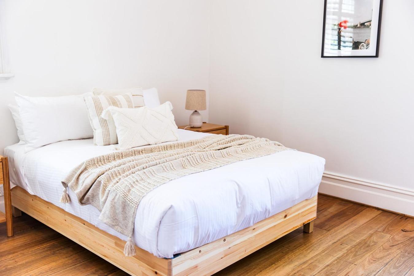 Napoleon, 2 Min To Gertrude St Holiday home Melbourne
