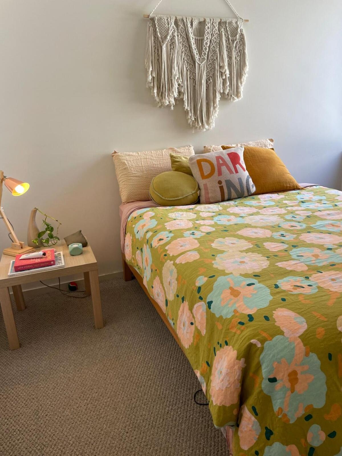 Heart Of Elwood Village Apartment