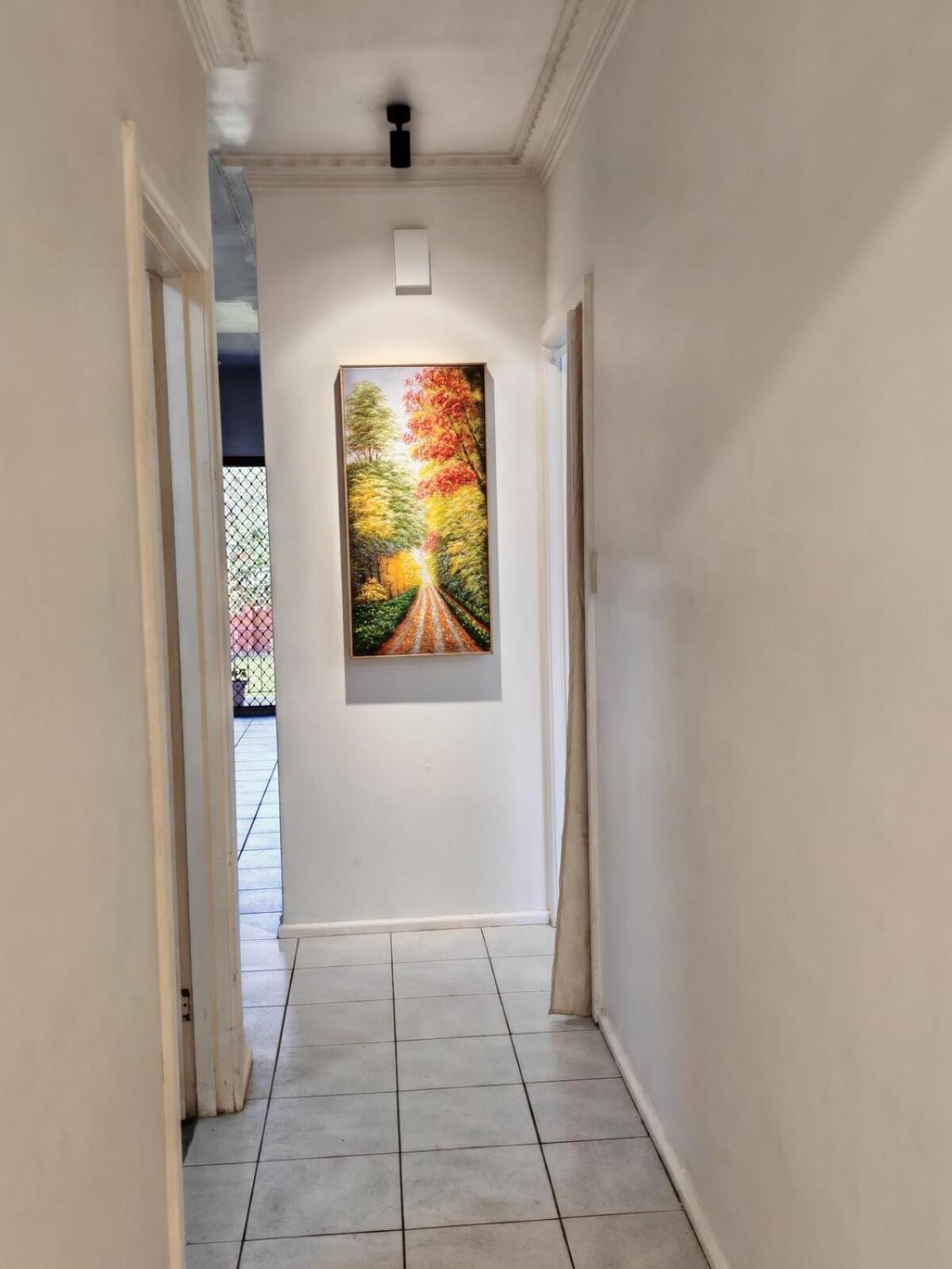 Northern Home-close To Airport, Walk To Train