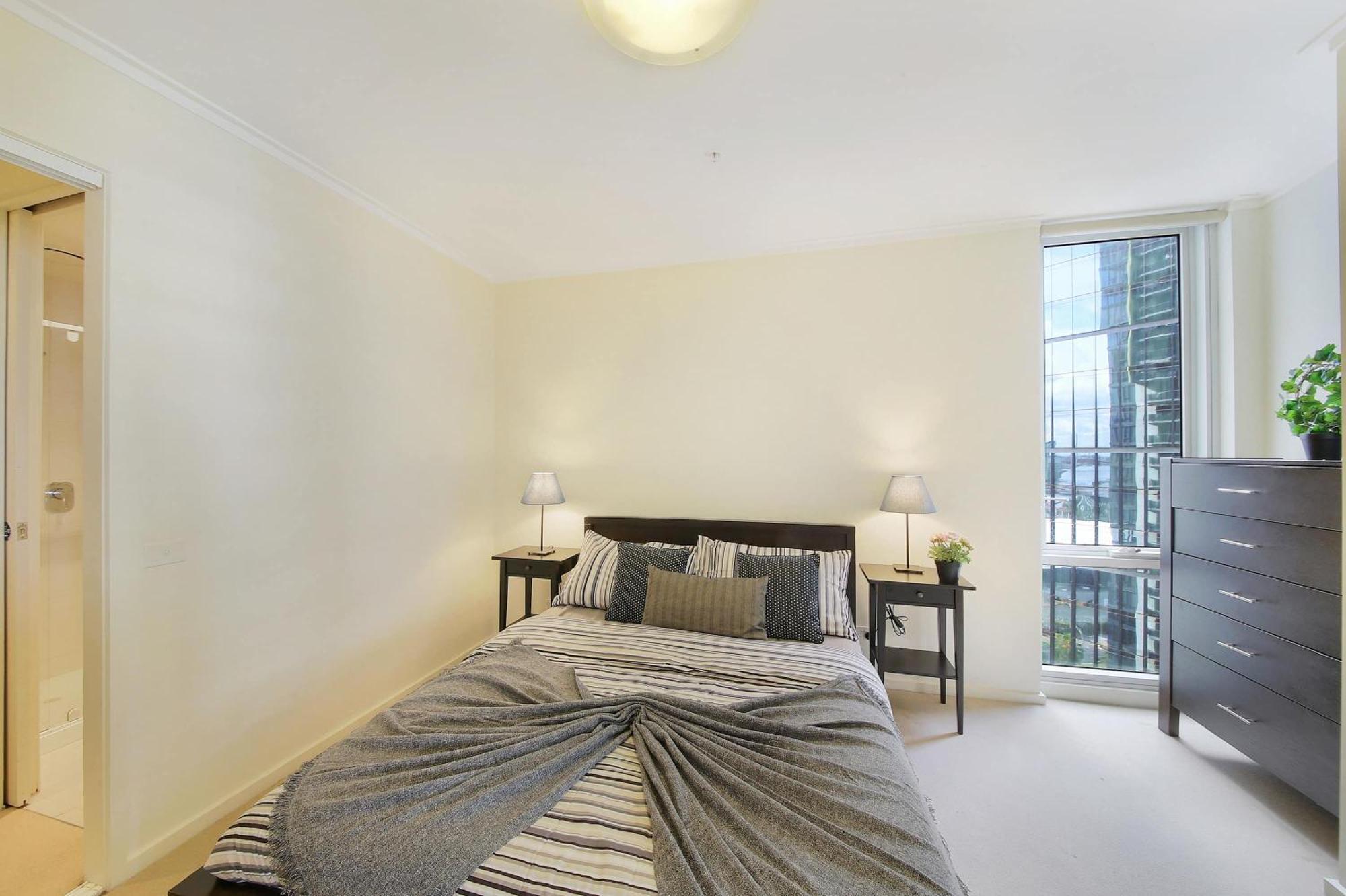 Chic 2br Near Crown With Free Parking Apartment Melbourne