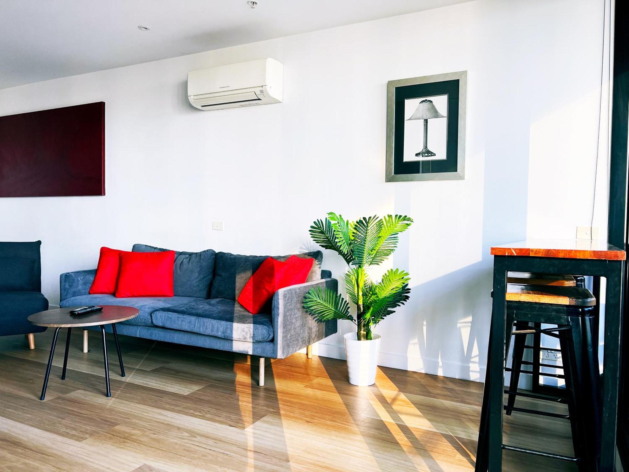 Aura On Flinders Serviced