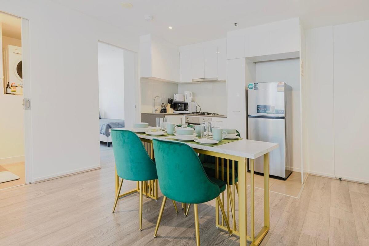 Urban Elegance In The Heart Of Apartment *