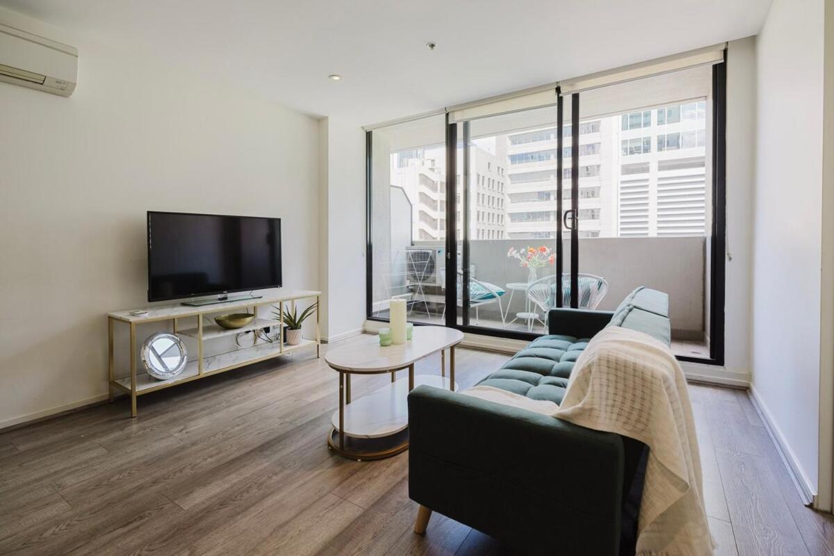 Urban Elegance In The Heart Of Melbourne