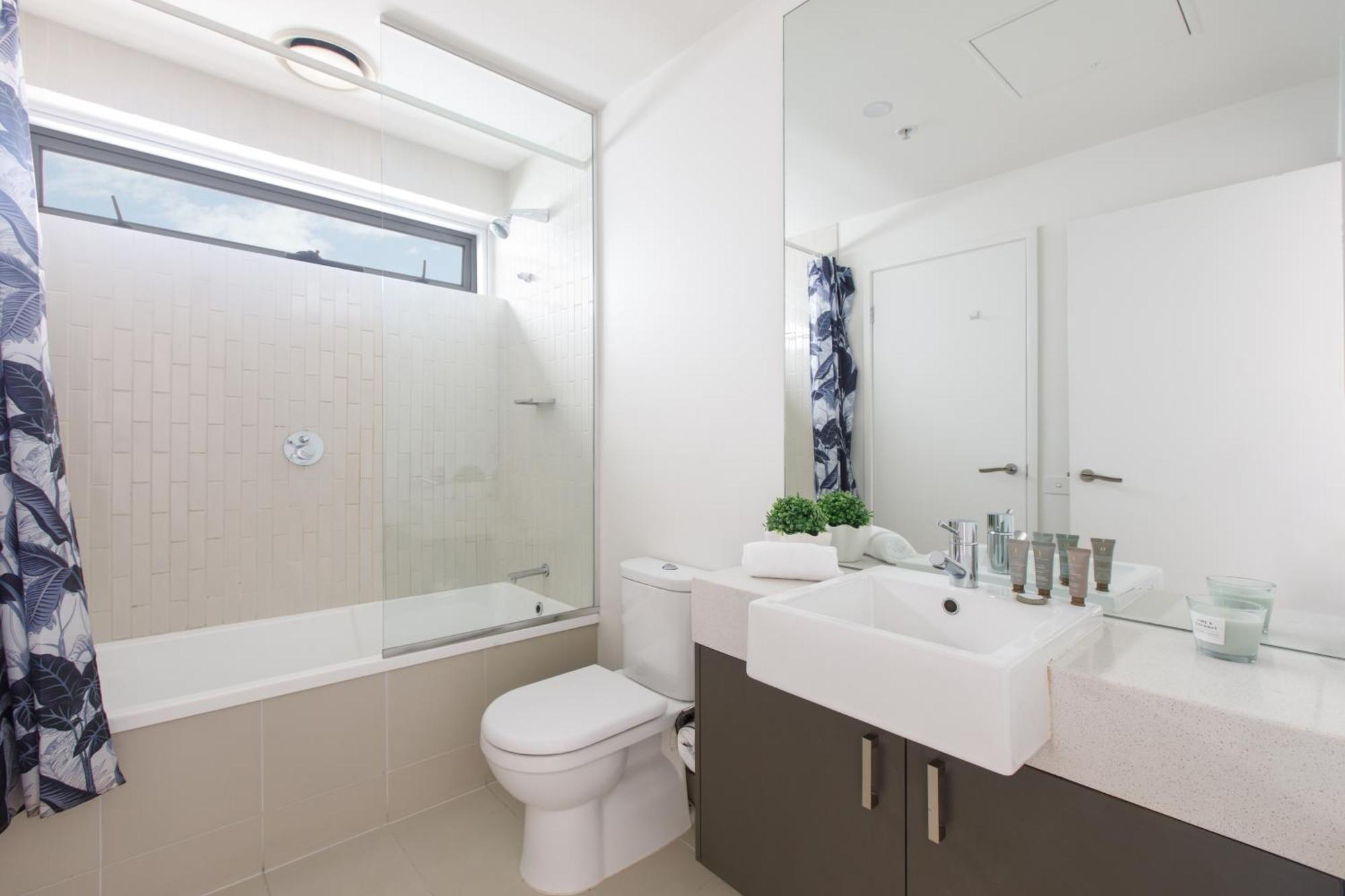 Modern Nomads The Grand View Centre Apartment