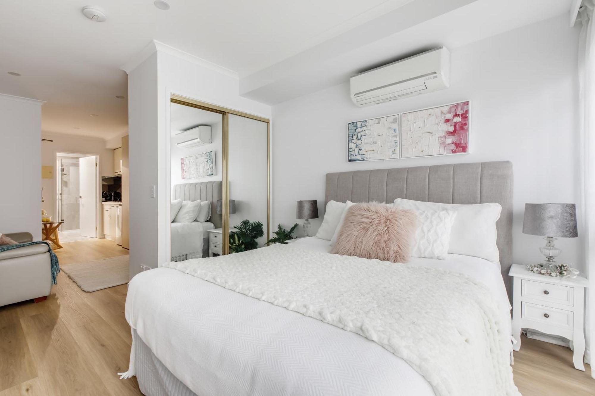 Apartment Modern Nomads Classic Modern 1br Walk To Marvel & Qv Market Melbourne