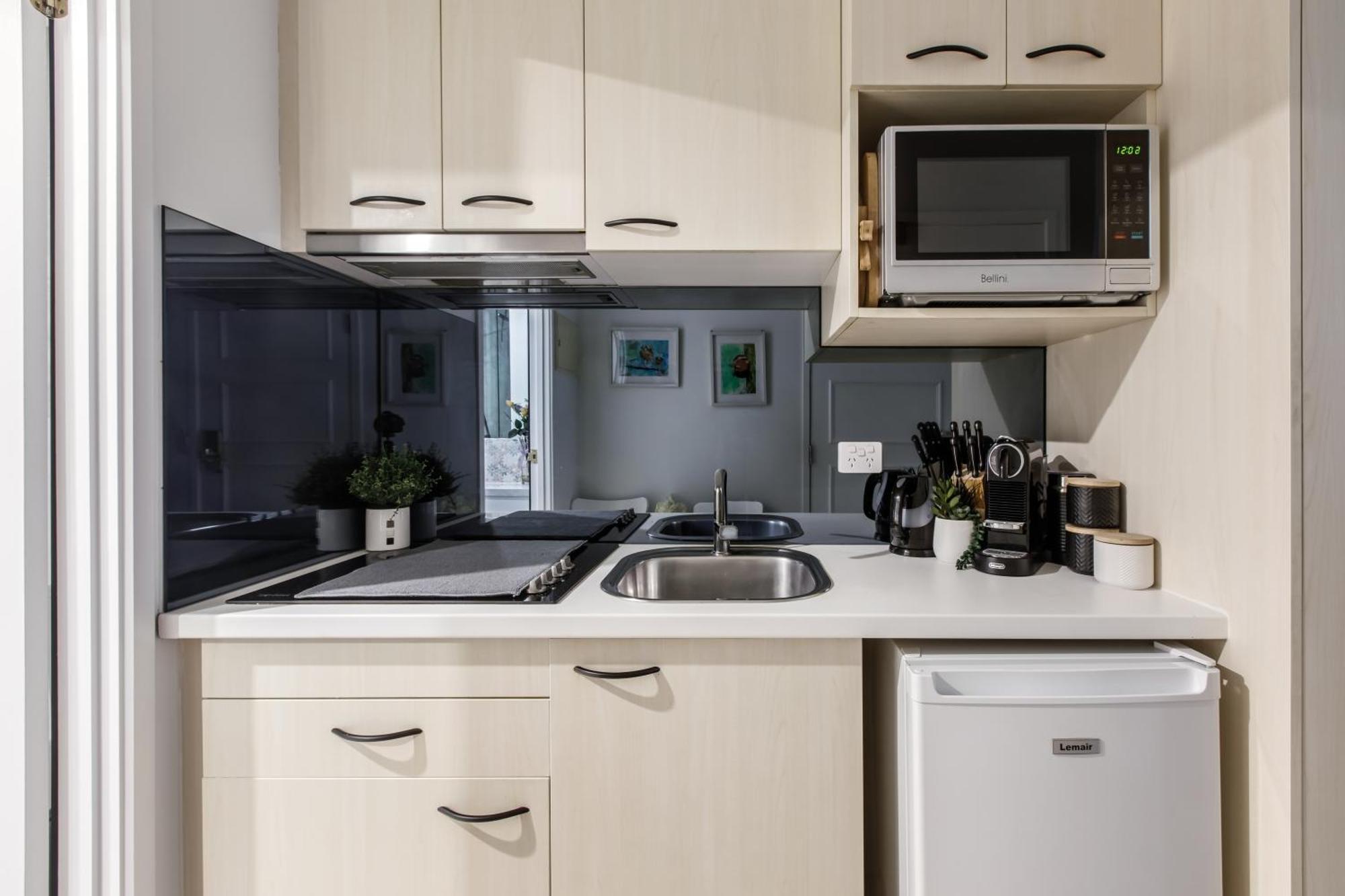 Apartment Modern Nomads Classic Modern 1br Walk To Marvel & Qv Market *