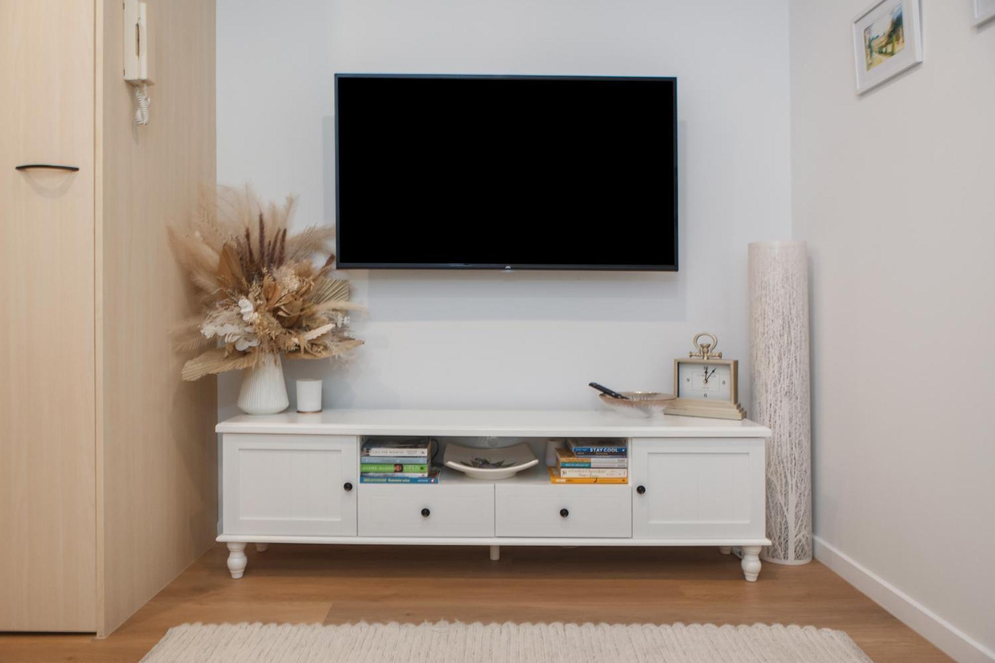Modern Nomads Classic Modern 1br Walk To Marvel & Qv Market Apartment *